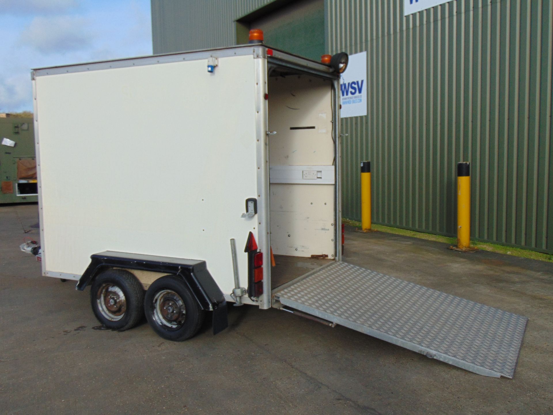 Twin Axle Indispension Box Trailer c/w Dropdown Tailgate / Loading Ramp - Image 10 of 19