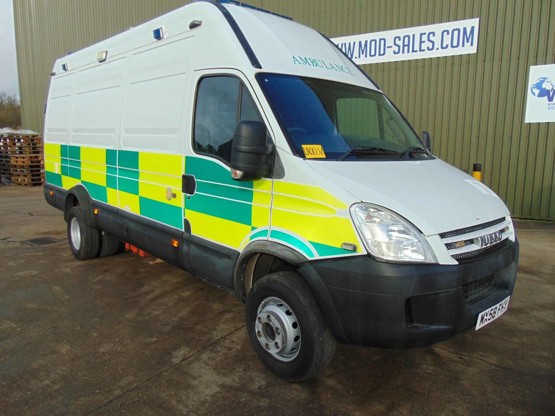 Iveco Daily 65C18V 3.0 HPT Long Wheel Base High roof panel van ONLY 52,841 Miles! - Image 22 of 30