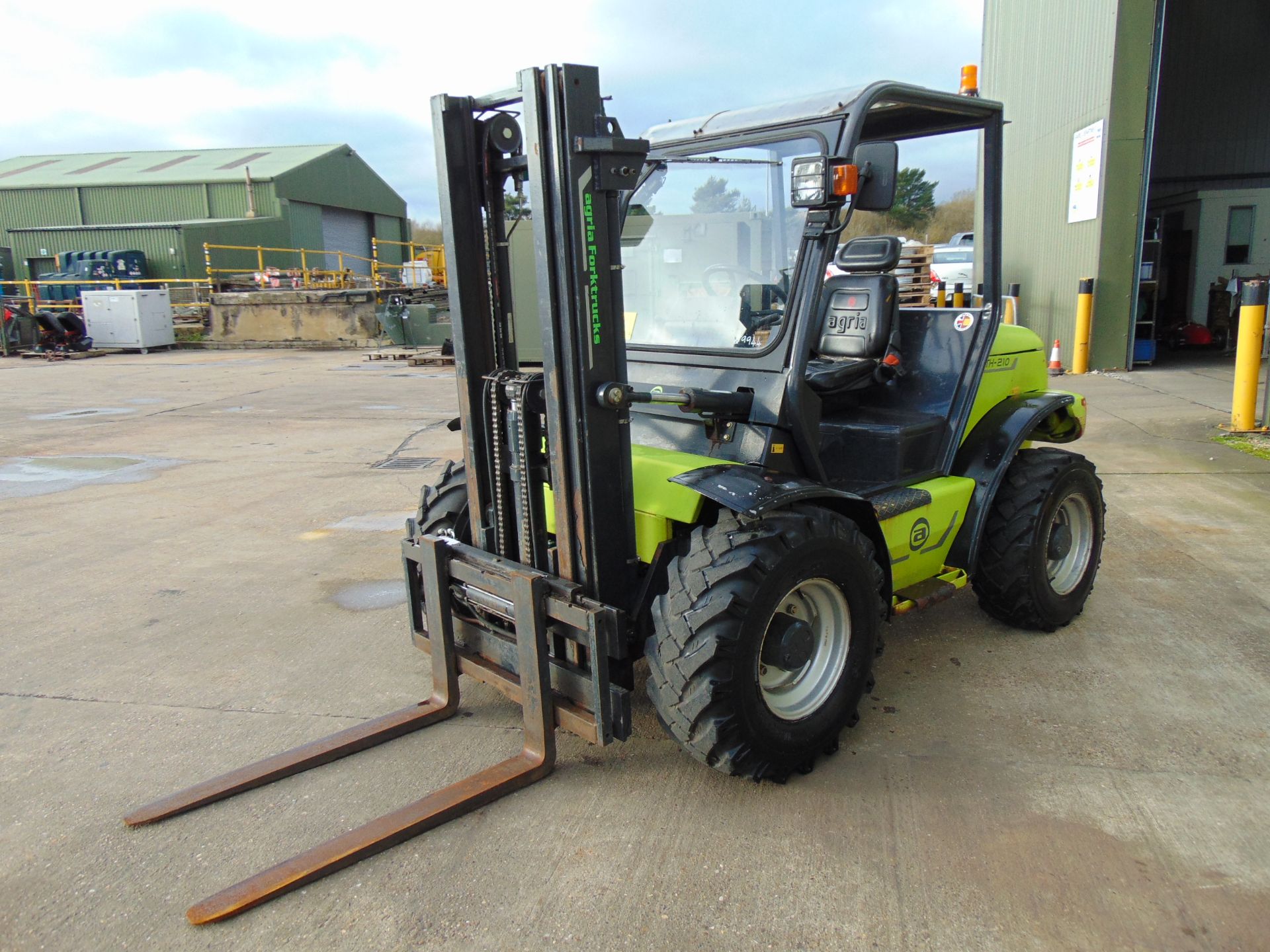 2011 Agrimac Agria TH210 4x4 Rough Terrain Diesel Forklift ONLY 1,918 HOURS!!! - Image 4 of 30