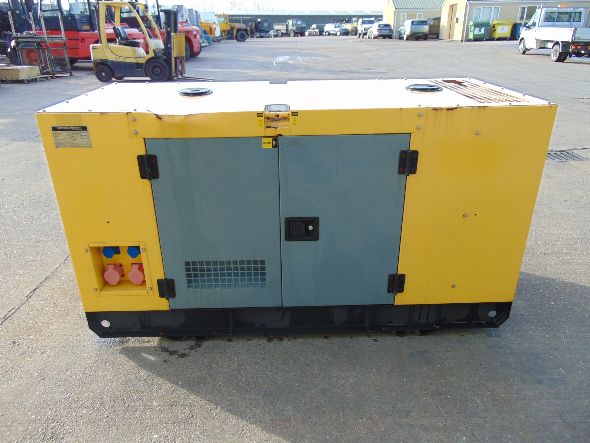 UNISSUED WITH TEST HOURS ONLY 25 KVA 3 Phase Silent Diesel Generator Set - Image 3 of 16