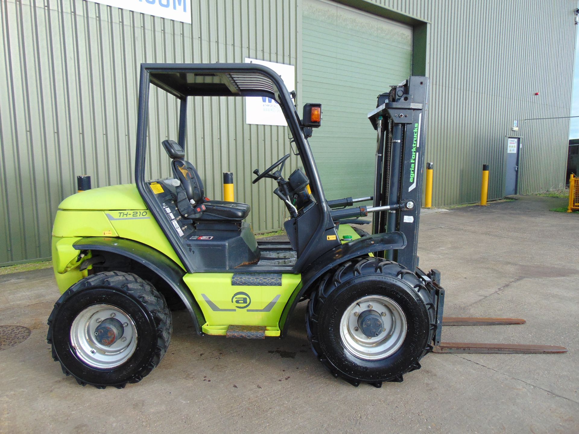 2011 Agrimac Agria TH210 Rough Terrain Diesel Forklift ONLY 1,918 HOURS! - Image 9 of 29
