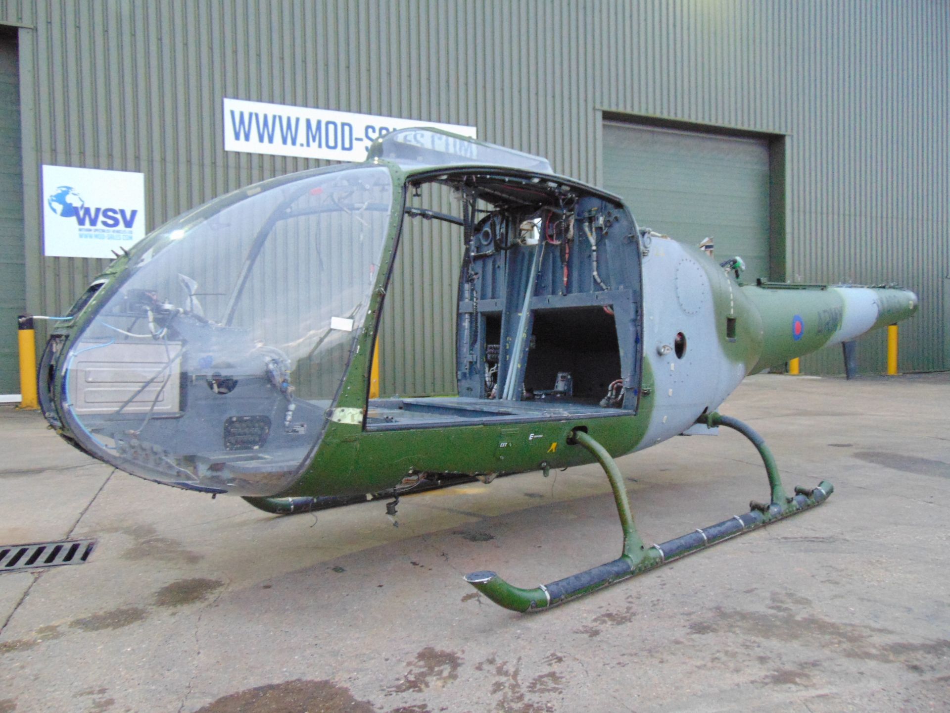 Gazelle AH 1 Turbine Helicopter Airframe (TAIL NUMBER XX403) - Image 2 of 28