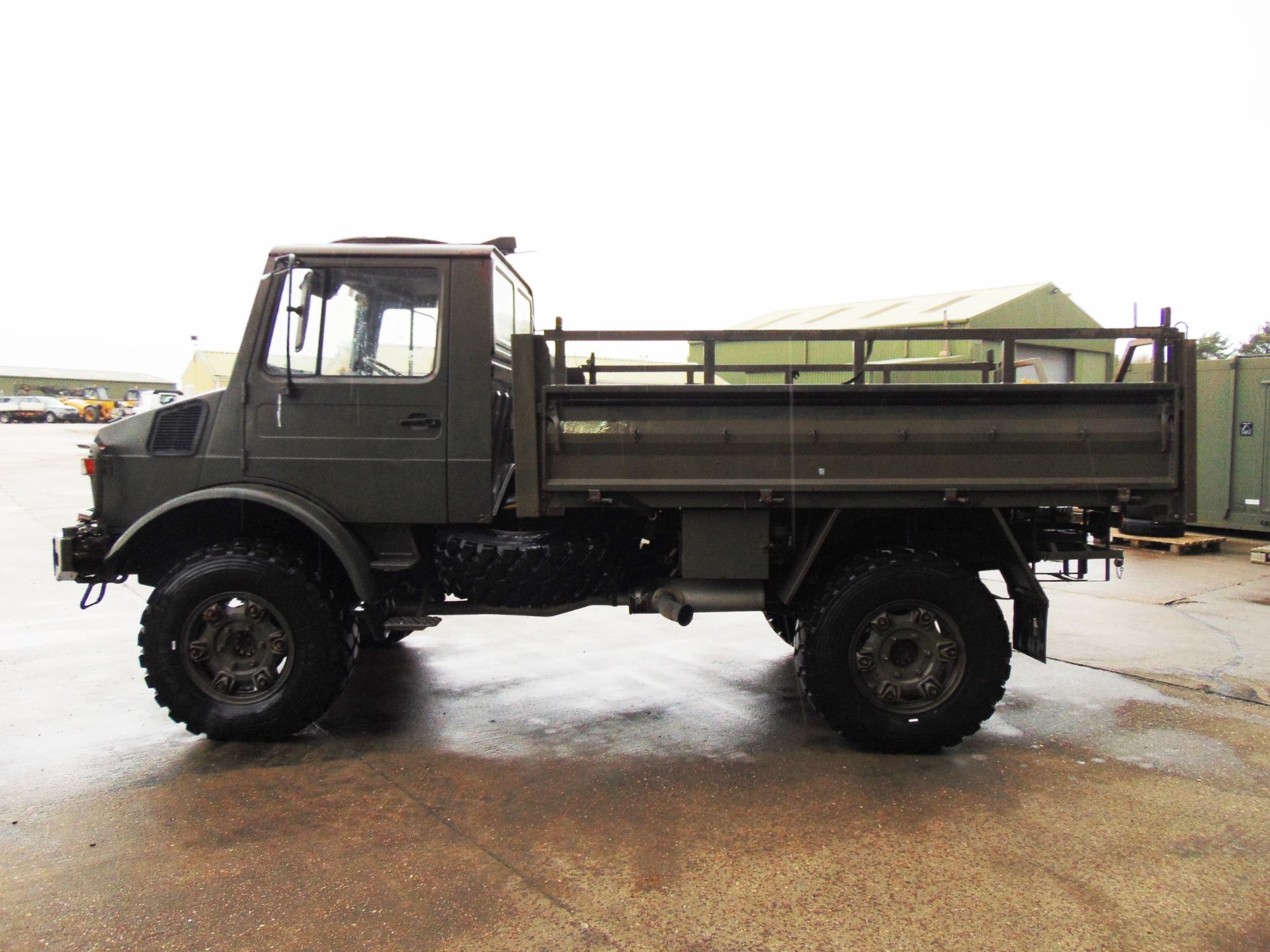 Mercedes Unimog U1300L 4x4 Drop Side Cargo Winch Truck - Image 5 of 25