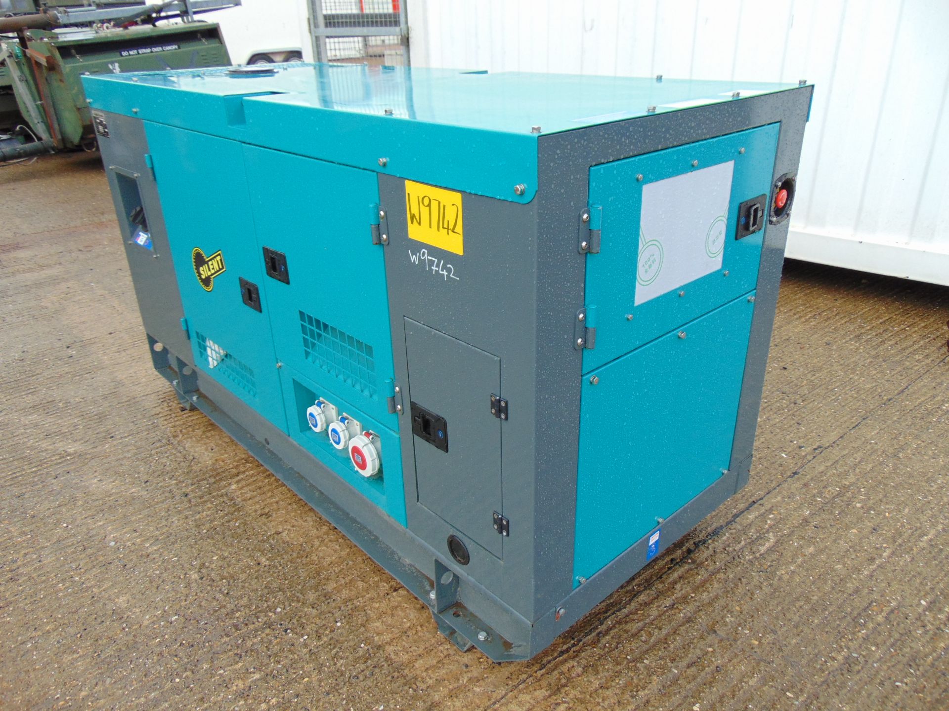 UNISSUED WITH TEST HOURS ONLY 70 KVA 3 Phase Silent Diesel Generator Set - Bild 3 aus 19