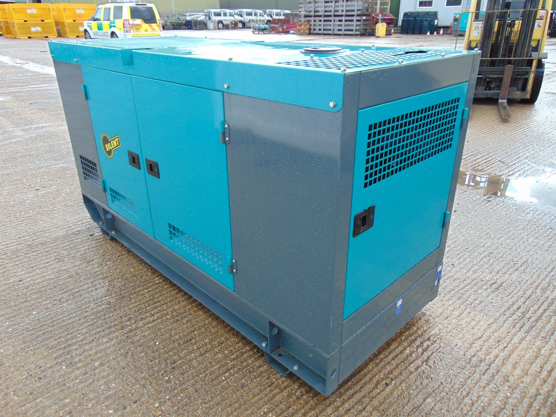 UNISSUED WITH TEST HOURS ONLY 70 KVA 3 Phase Silent Diesel Generator Set - Bild 5 aus 19