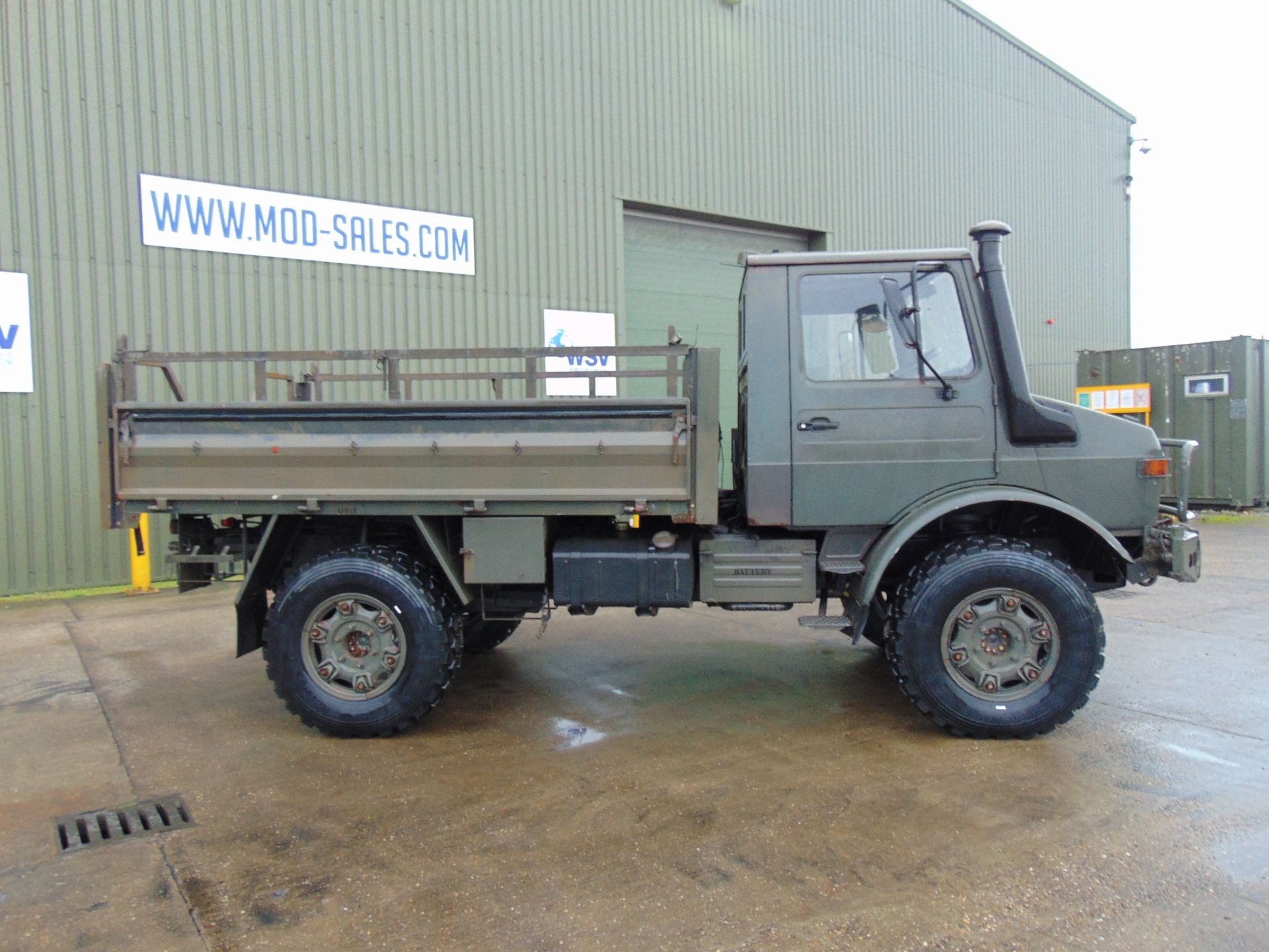 Mercedes Unimog U1300L 4x4 Drop Side Cargo Winch Truck - Image 6 of 25