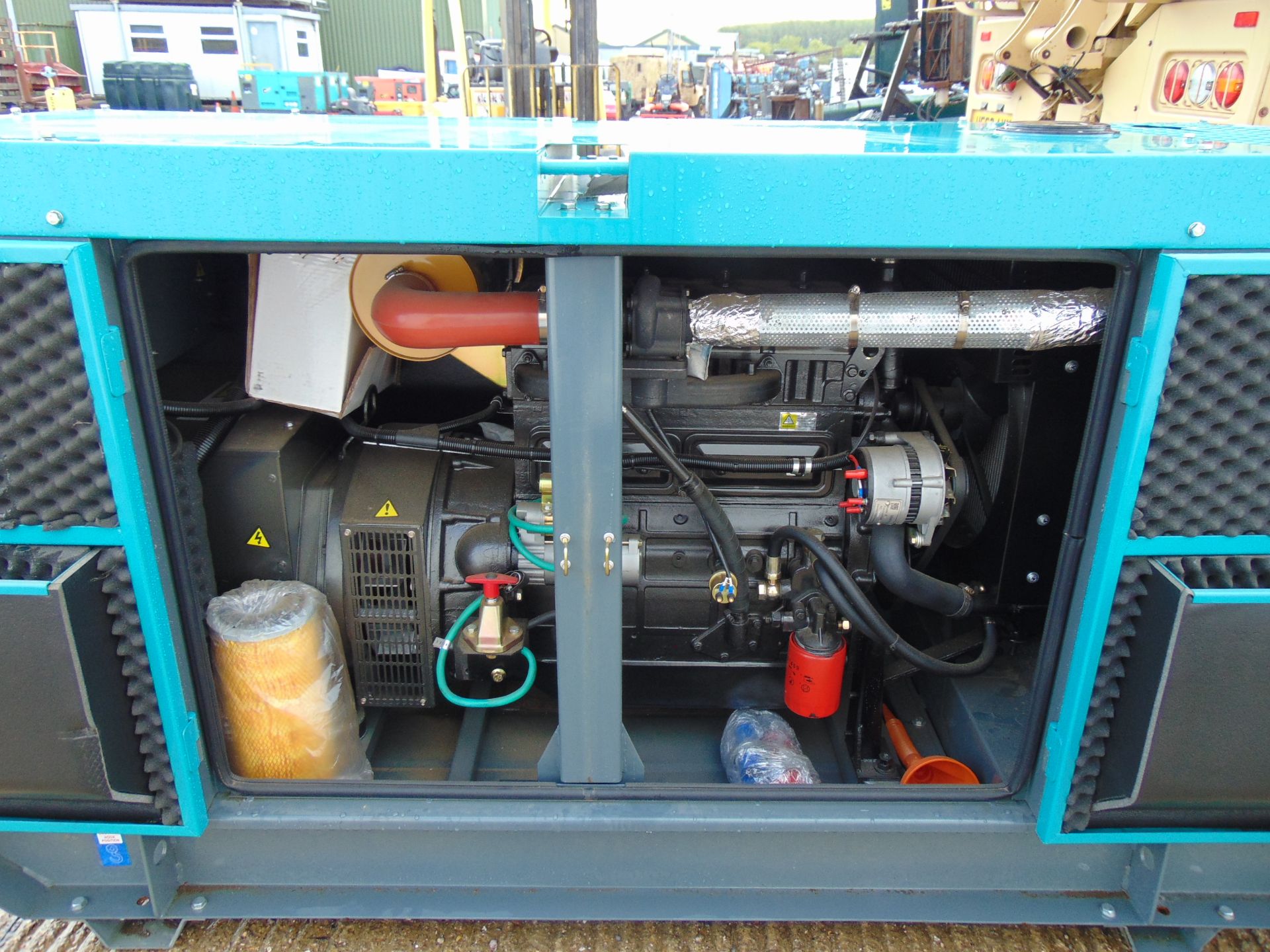 UNISSUED WITH TEST HOURS ONLY 70 KVA 3 Phase Silent Diesel Generator Set - Bild 10 aus 19