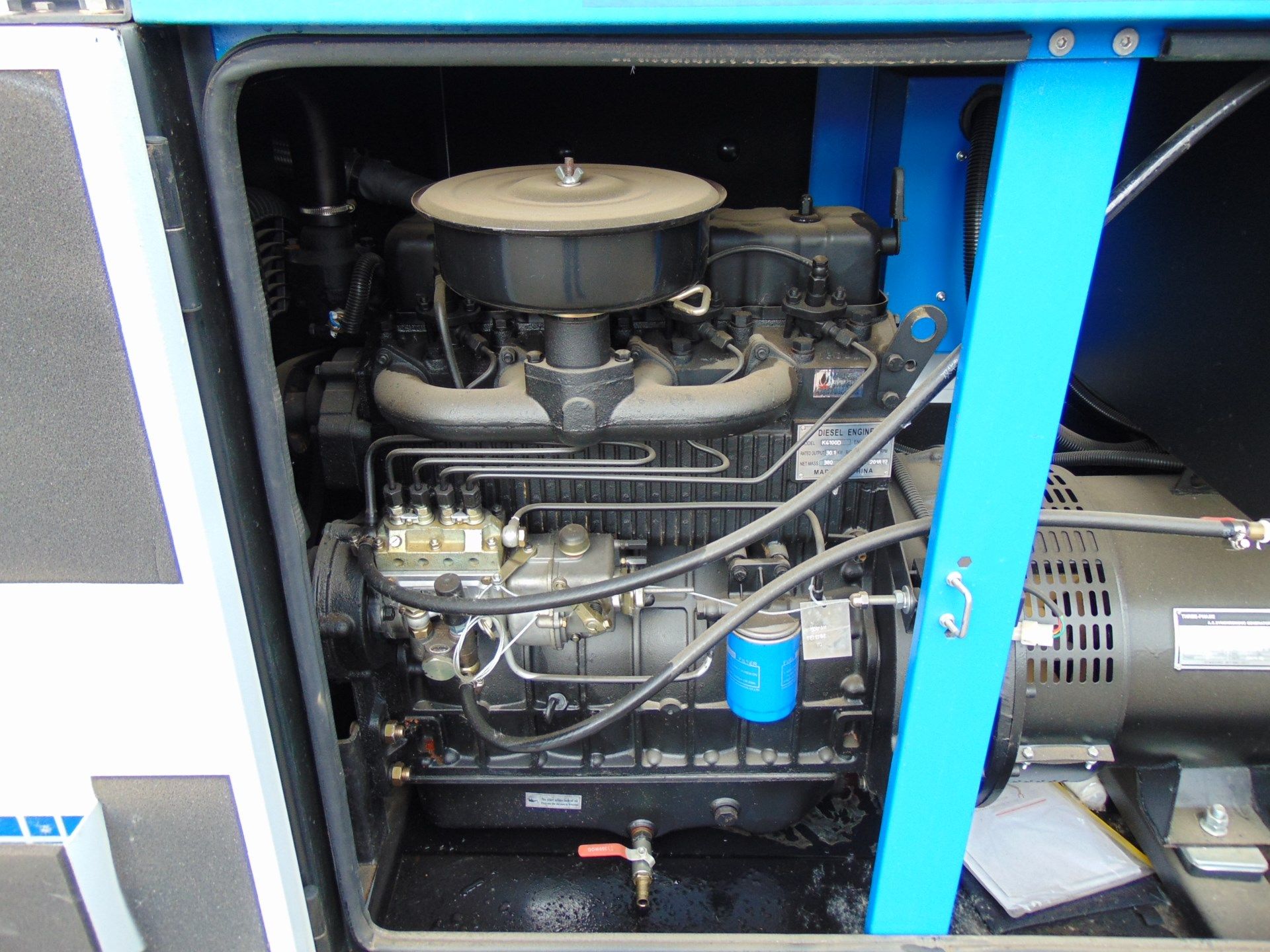 UNISSUED 25 KVA 3 Phase Silent Diesel Generator Set - Bild 10 aus 17