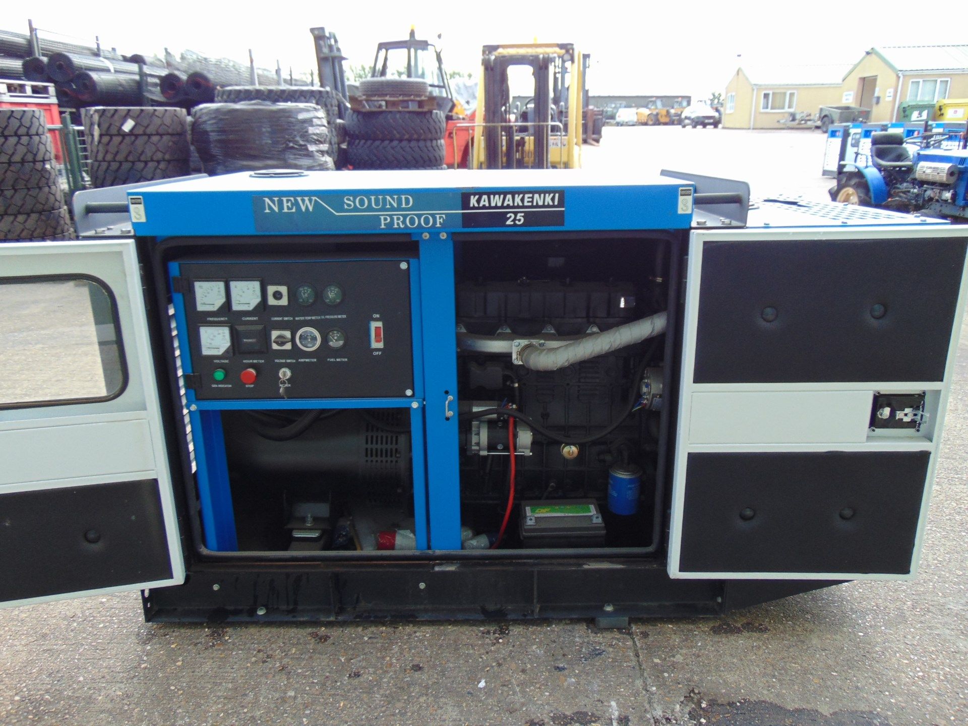 UNISSUED 25 KVA 3 Phase Silent Diesel Generator Set - Bild 13 aus 17