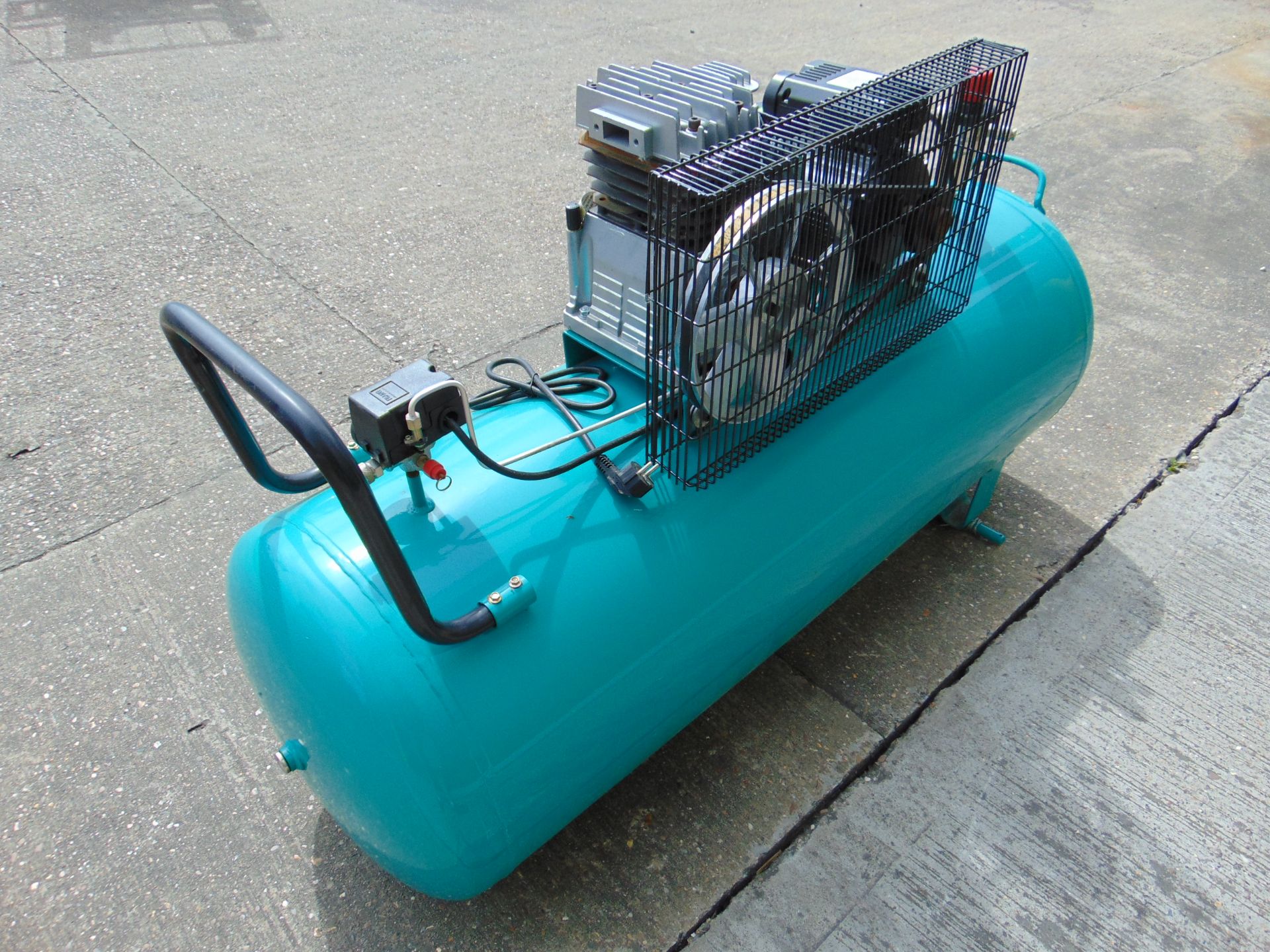 Z2070-300 ltr Workshop Air Compressor New Unused - Image 3 of 8