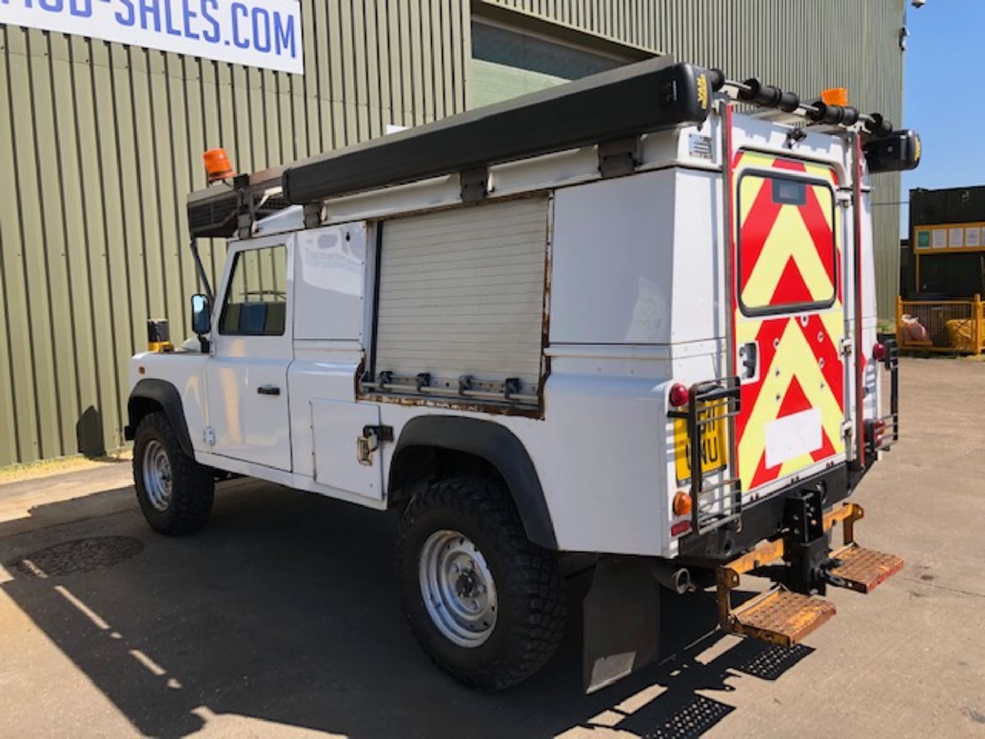 2011 Land Rover Defender 110 Puma hardtop 4x4 Utility vehicle (mobile workshop) with hydraulic winch - Image 8 of 35