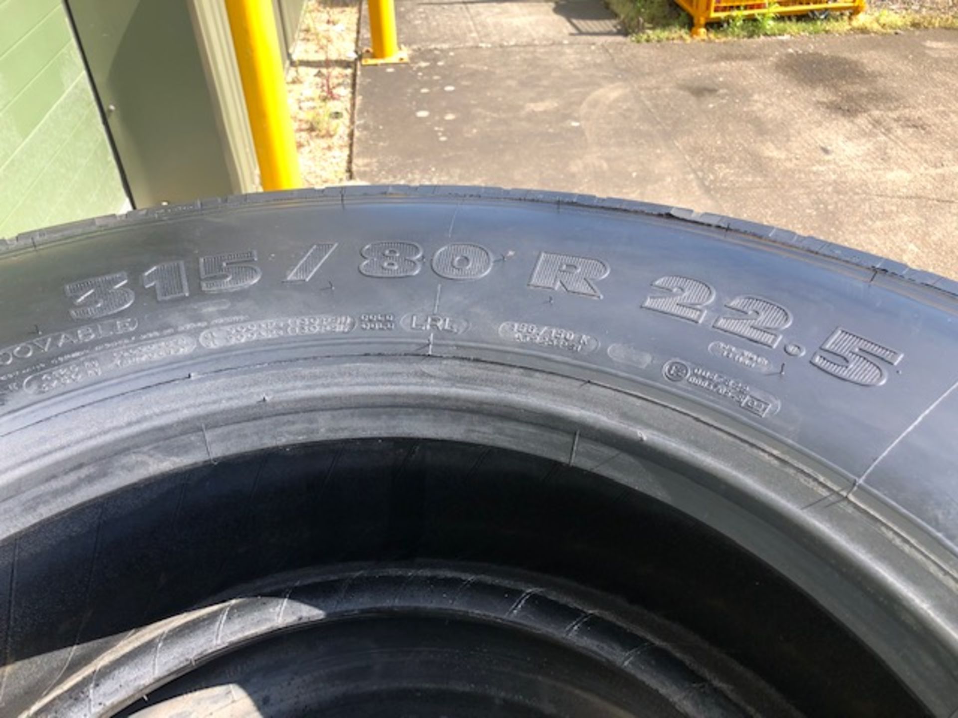 Qty 4 x 315 - 80R 22.5 Michelin XZY - 2 Tyres, unused with bobbles - Image 5 of 8