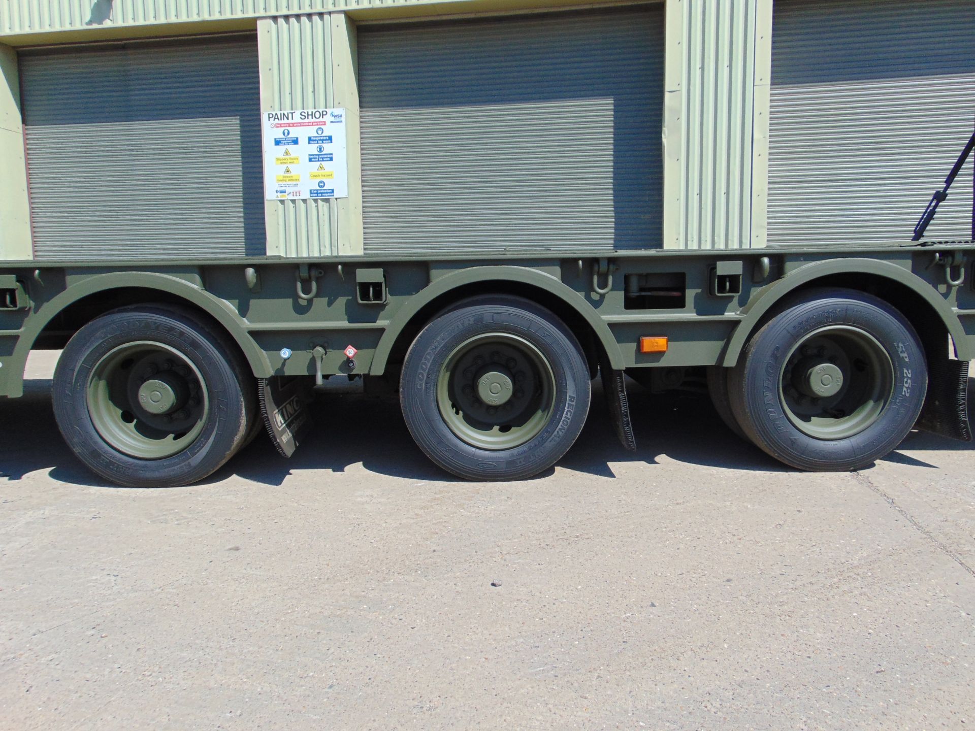 King GTS38 Tri Axle Stepframe Trailer - Image 24 of 27