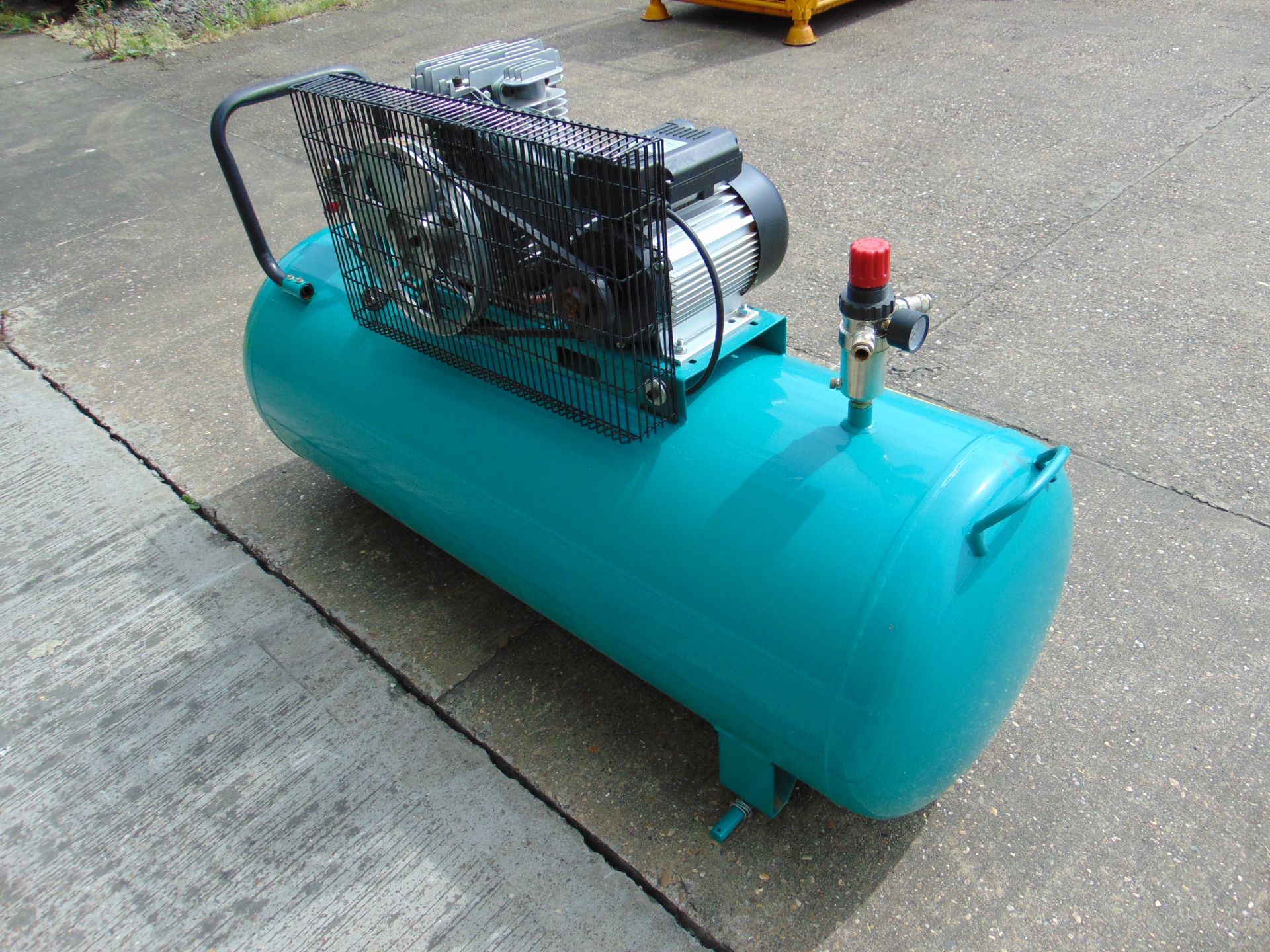 Z2070-300 ltr Workshop Air Compressor New Unused - Image 2 of 8