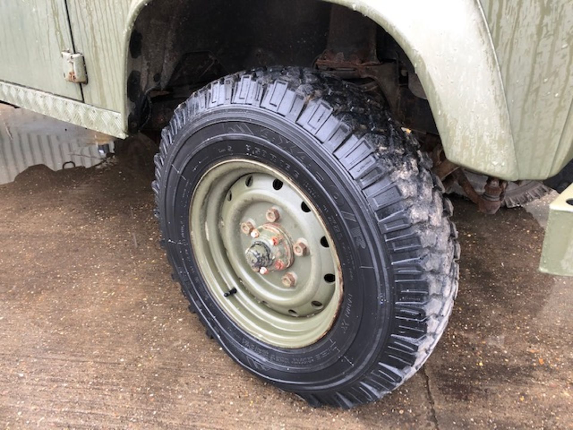 Land Rover 110 RHD Tithonus hardtop - Image 11 of 34