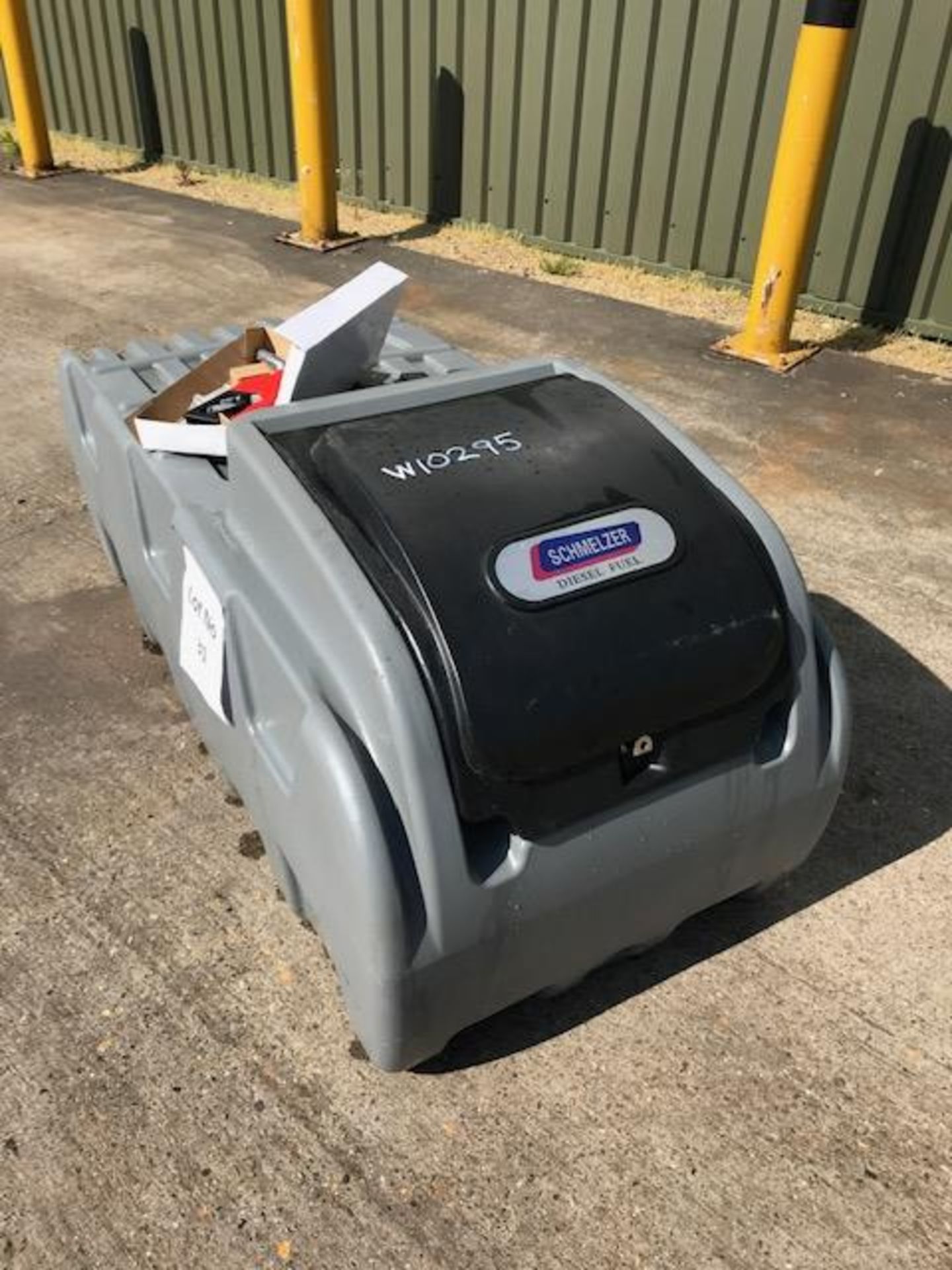 Unused 500 litre Diesel Refuelling Tank with 12 volt transfer pump Etc. - Image 4 of 4