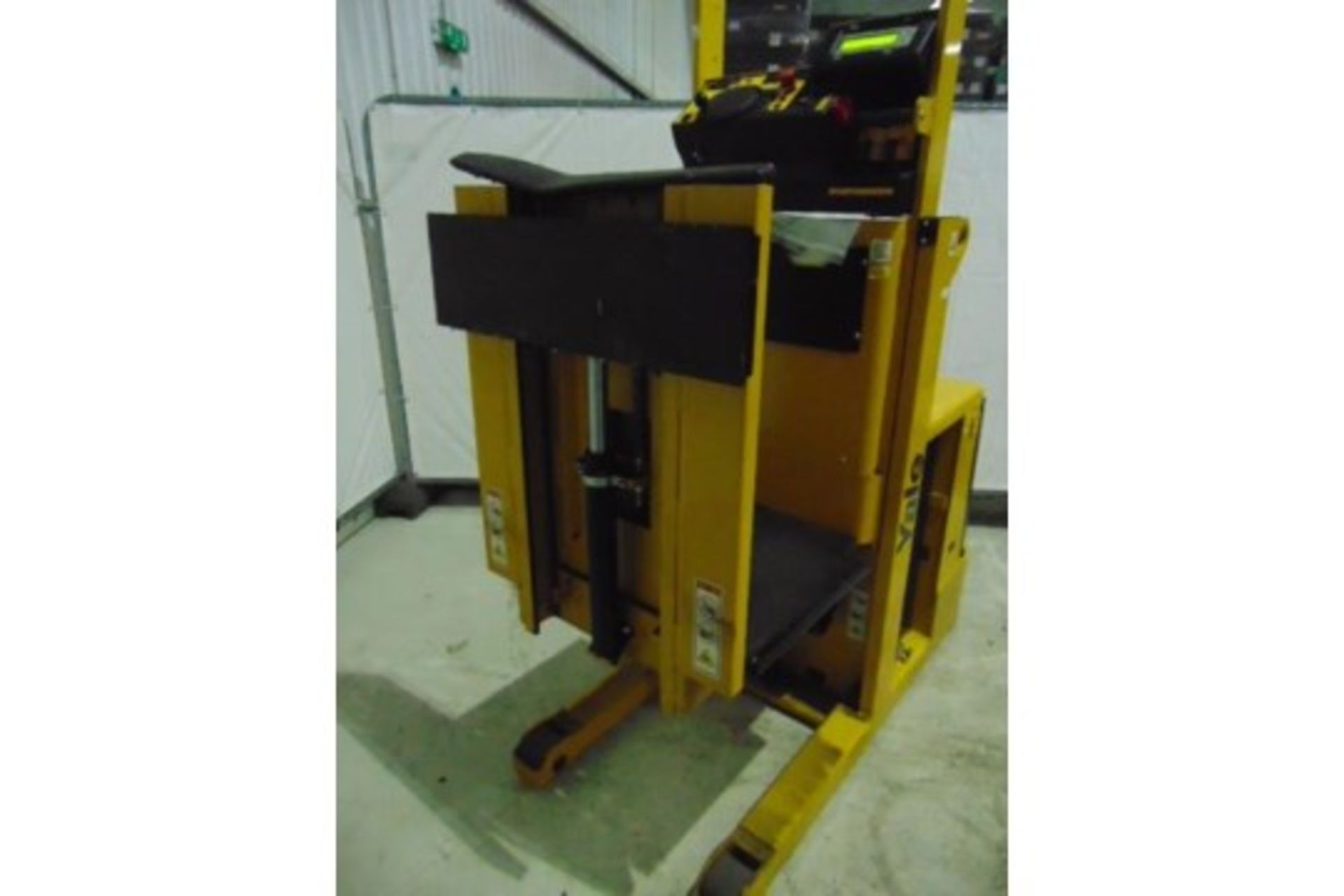 Yale MO10E AC Self Propelled Electric Pallet Truck. - Image 3 of 14