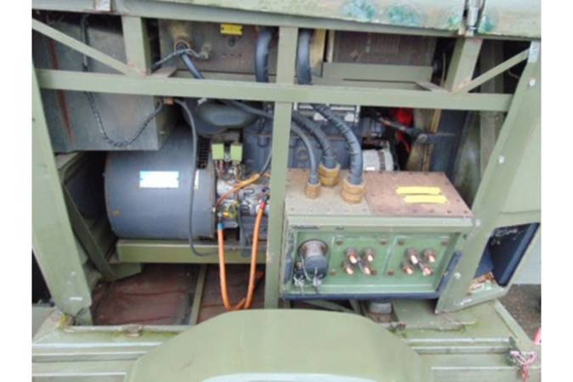 EX UK ROYAL AIR FORCE TRAILER MOUNTED 25 KVA GENERATOR - Image 6 of 6