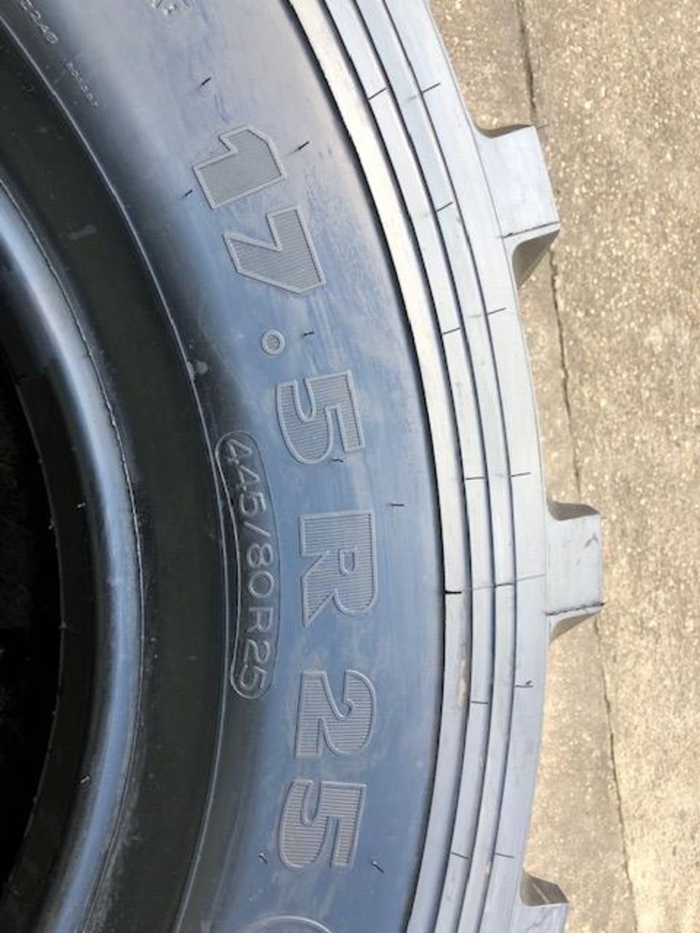 17.5 R (445 / 80 R 25) Michelin XLB Tyre unused. - Image 4 of 8