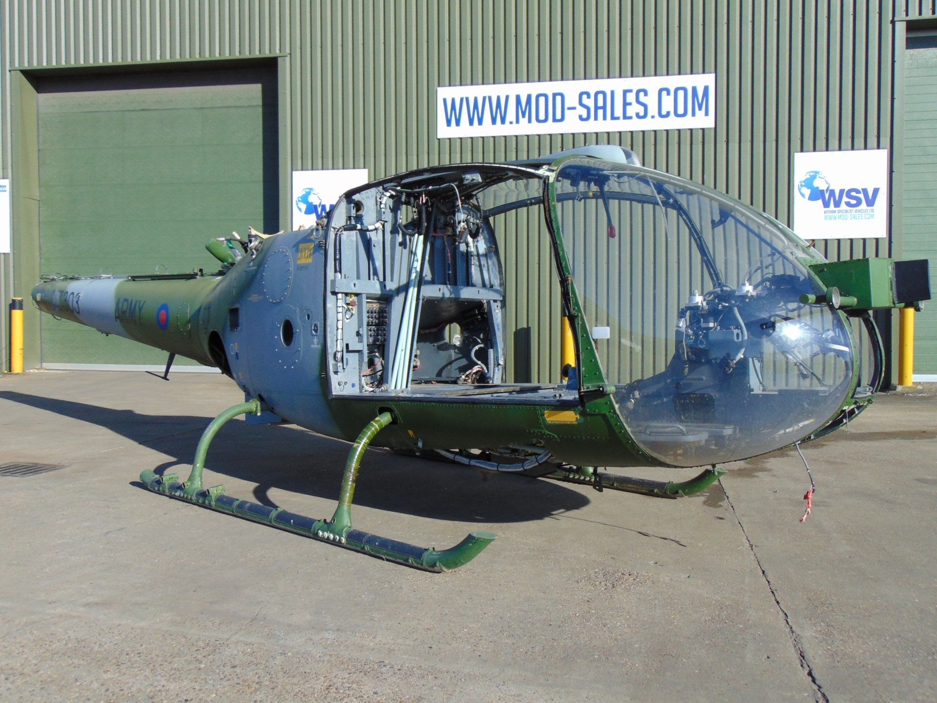 Gazelle AH 1 Turbine Helicopter Airframe (TAIL NUMBER XZ303) - Image 2 of 24