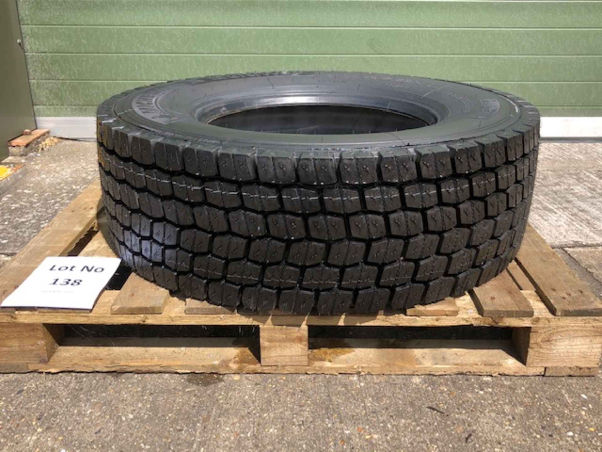 17.5 R (445 / 80 R 25) Michelin XLB Tyre unused. - Image 8 of 8