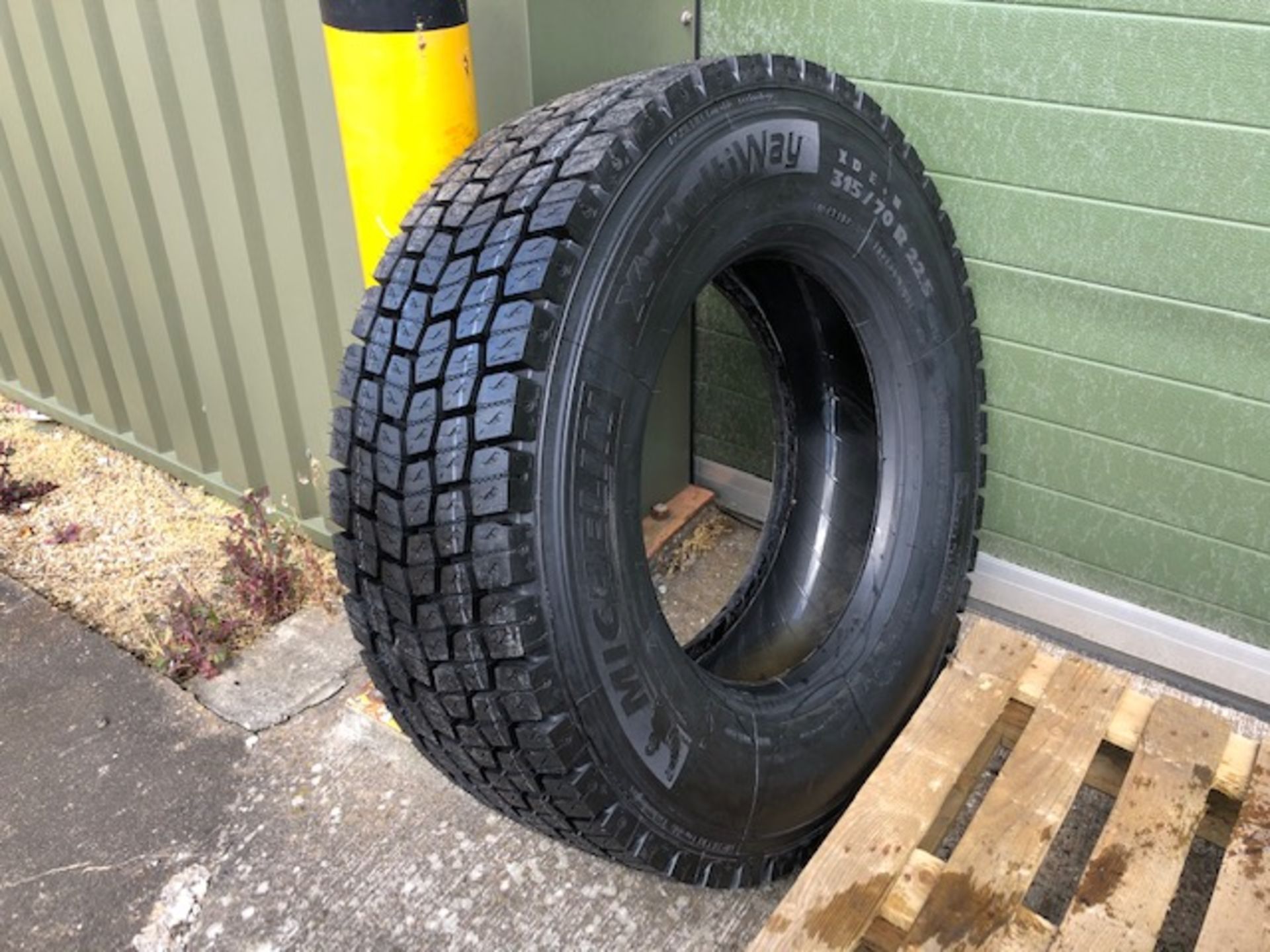 315 / 70 R 22.5 Michelin XDE + N Mulitway XDE + N Multiway Tyre Unused - Image 6 of 8