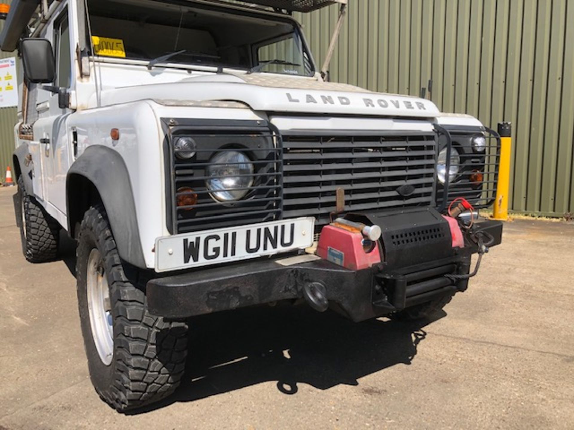 2011 Land Rover Defender 110 Puma hardtop 4x4 Utility vehicle (mobile workshop) with hydraulic winch - Image 4 of 35