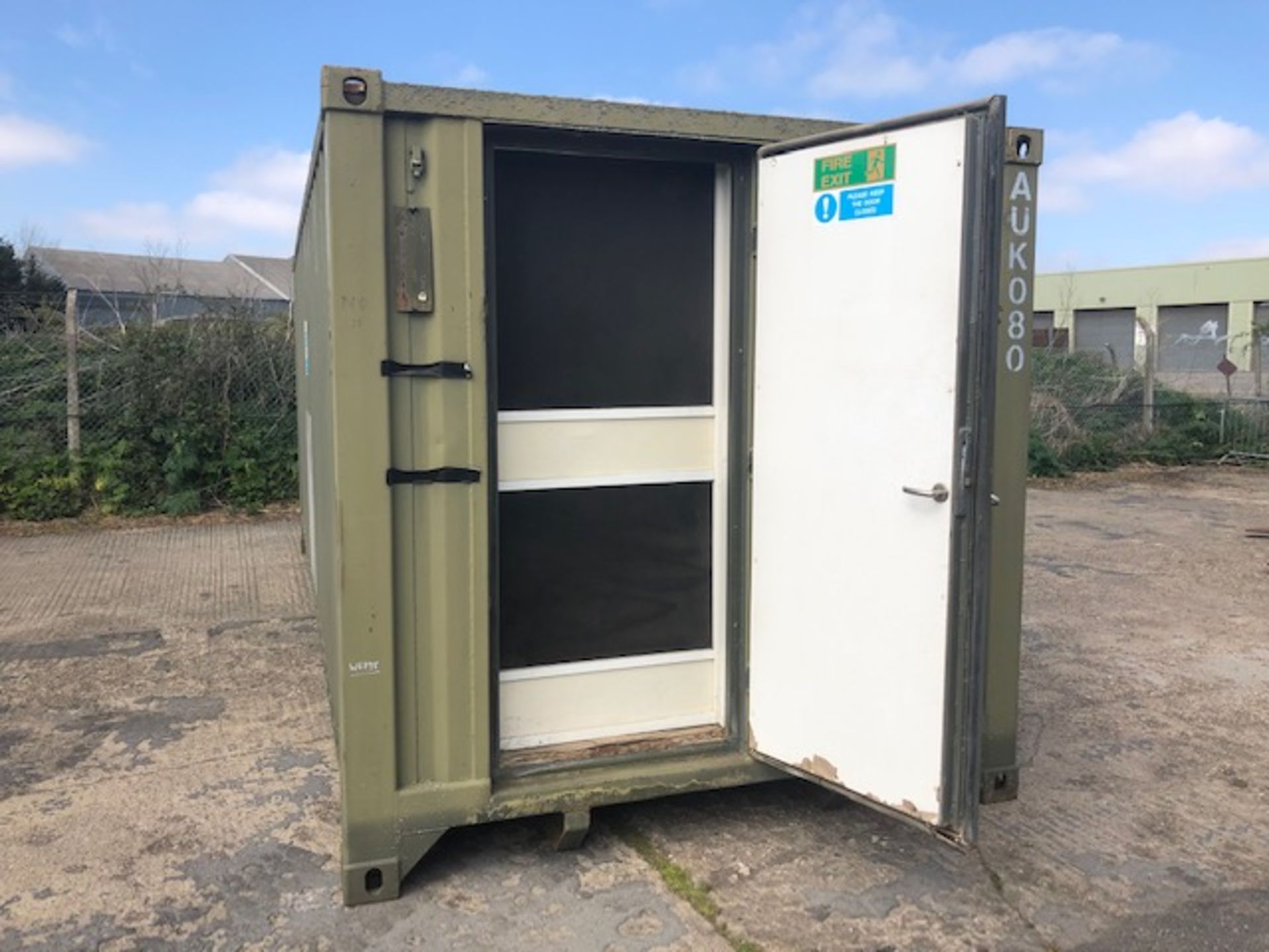 Frontline toilet and shower block unit - Image 18 of 28