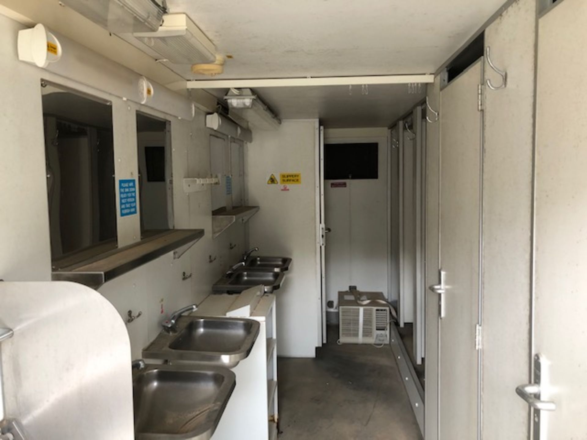 Frontline Toilet and Shower Block Unit - Image 10 of 41