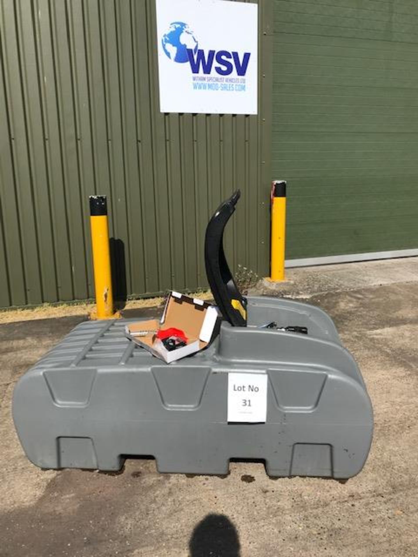 Unused 500 litre Diesel Refuelling Tank with 12 volt transfer pump Etc.