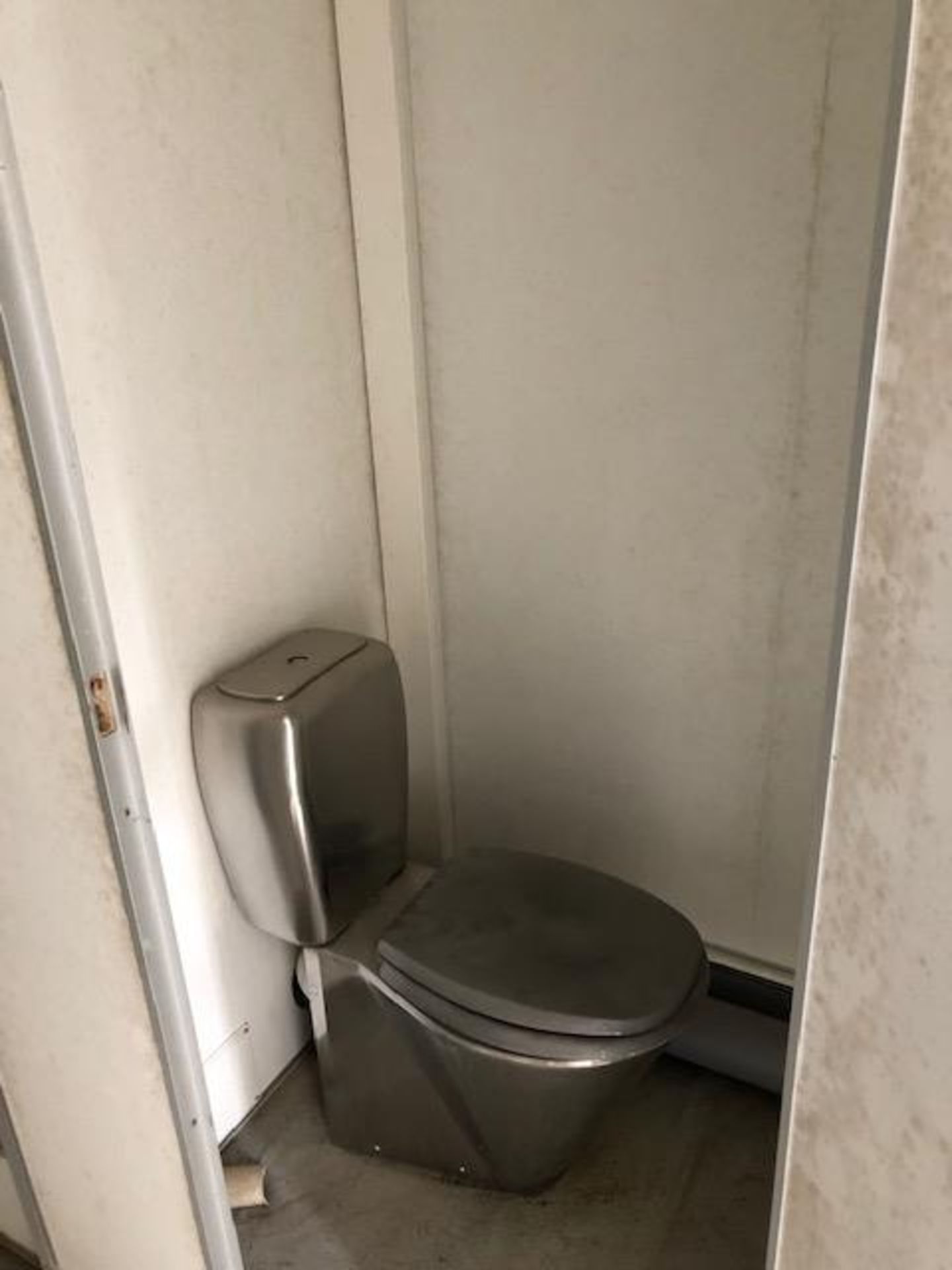 Frontline Toilet and Shower Block Unit - Image 16 of 41