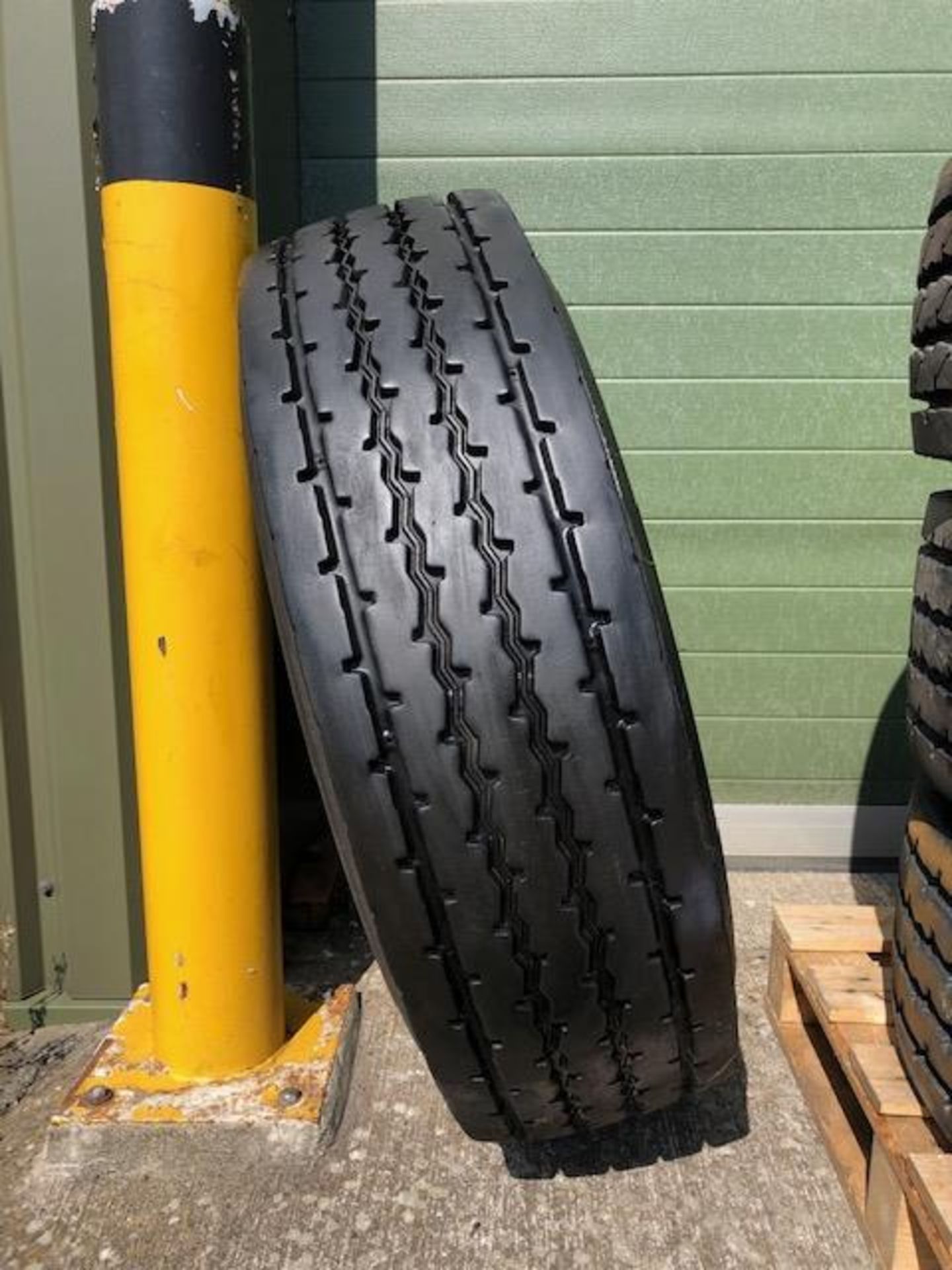Qty 4 x 315 80R 22.5 Michelin XZY-2 tyres - Image 10 of 10