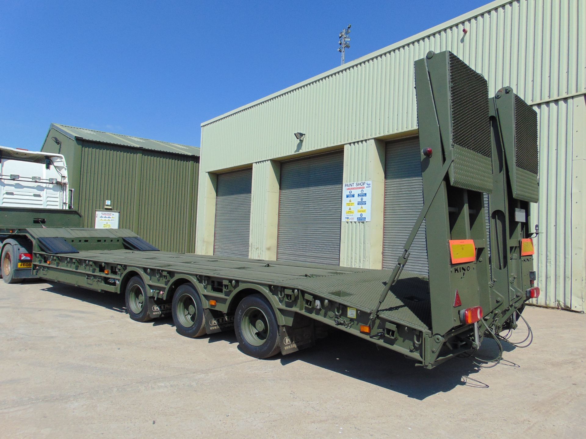 King GTS38 Tri Axle Stepframe Trailer - Image 2 of 27