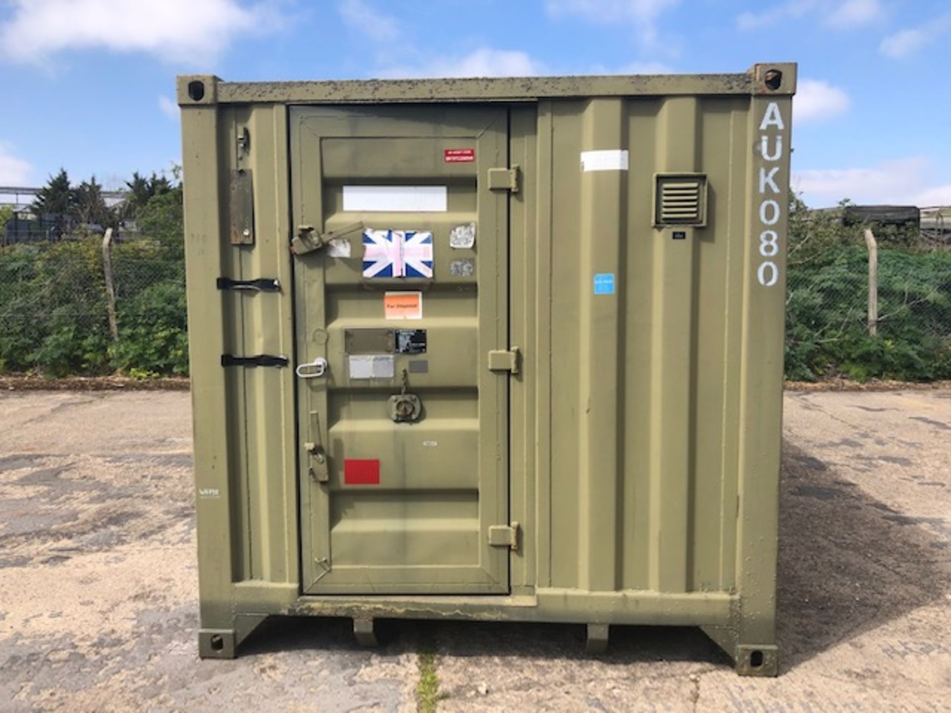 Frontline toilet and shower block unit - Image 2 of 28