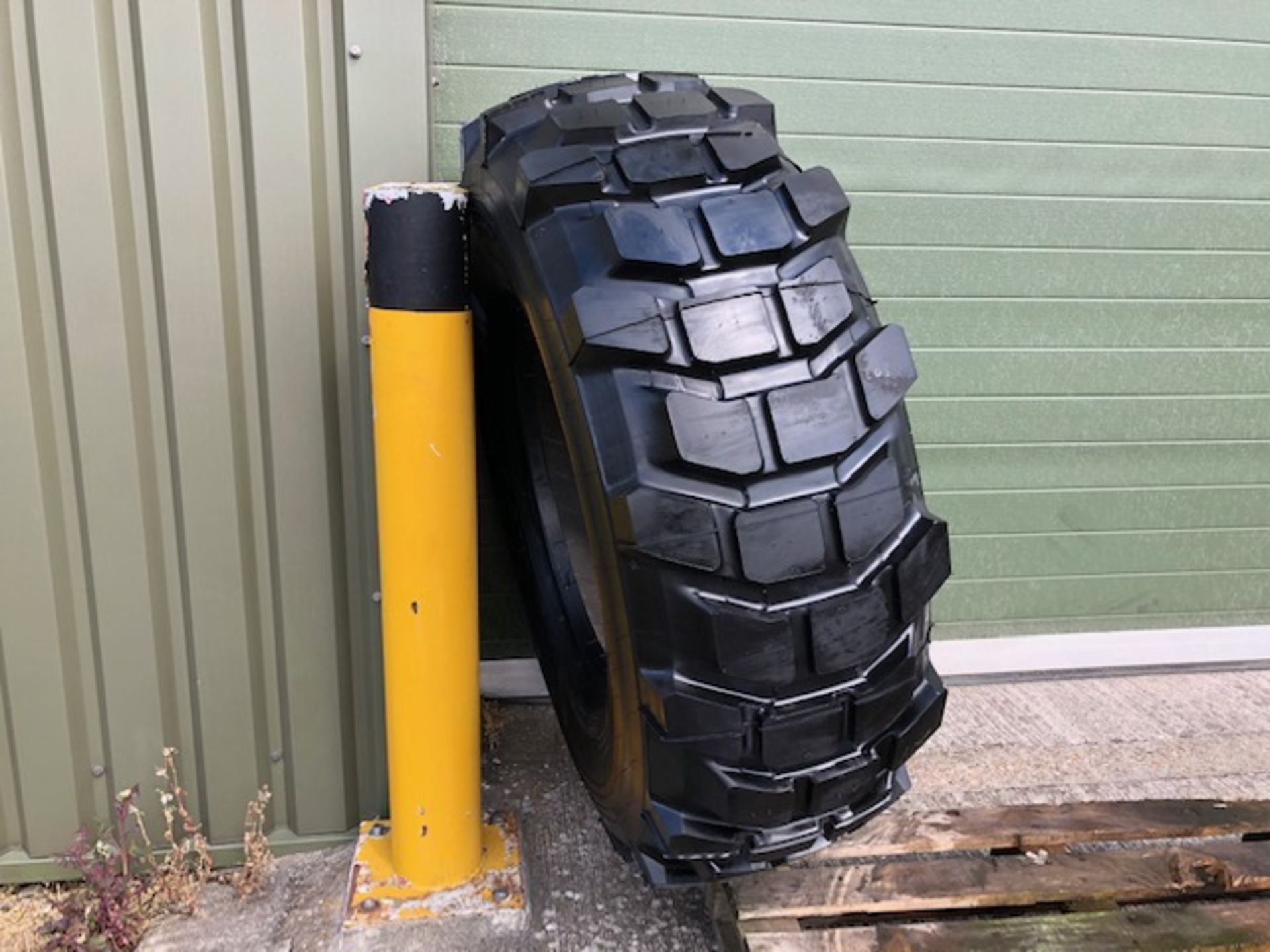 17.5 R (445 / 80 R 25) Michelin XLB Tyre unused. - Image 7 of 8