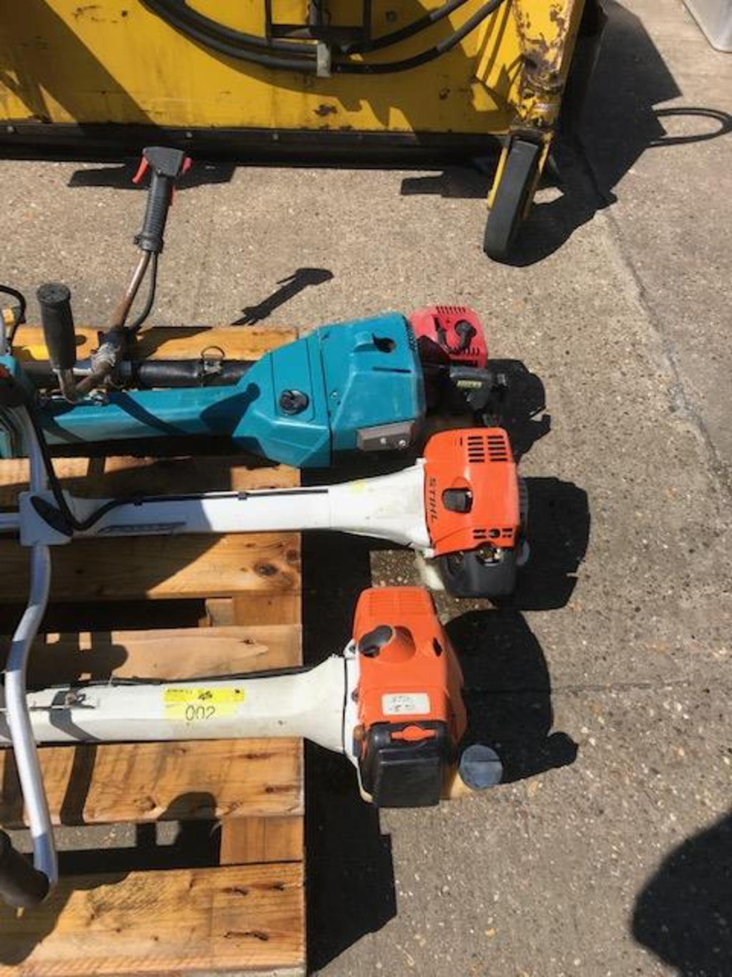 1 x Pallet of Stihl Strimmer’s, Compressor, Work Lamps Etc. - Image 2 of 4