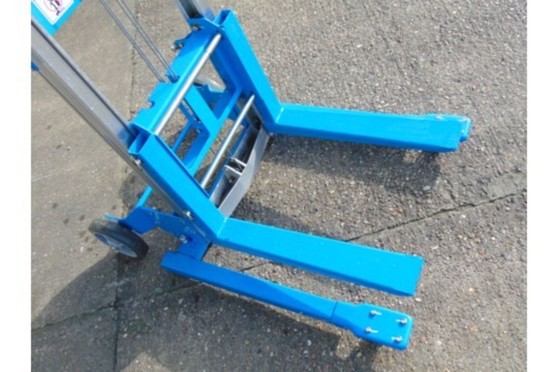 Unused Genie GL-10 Material Lift Fork Lift - Image 7 of 20