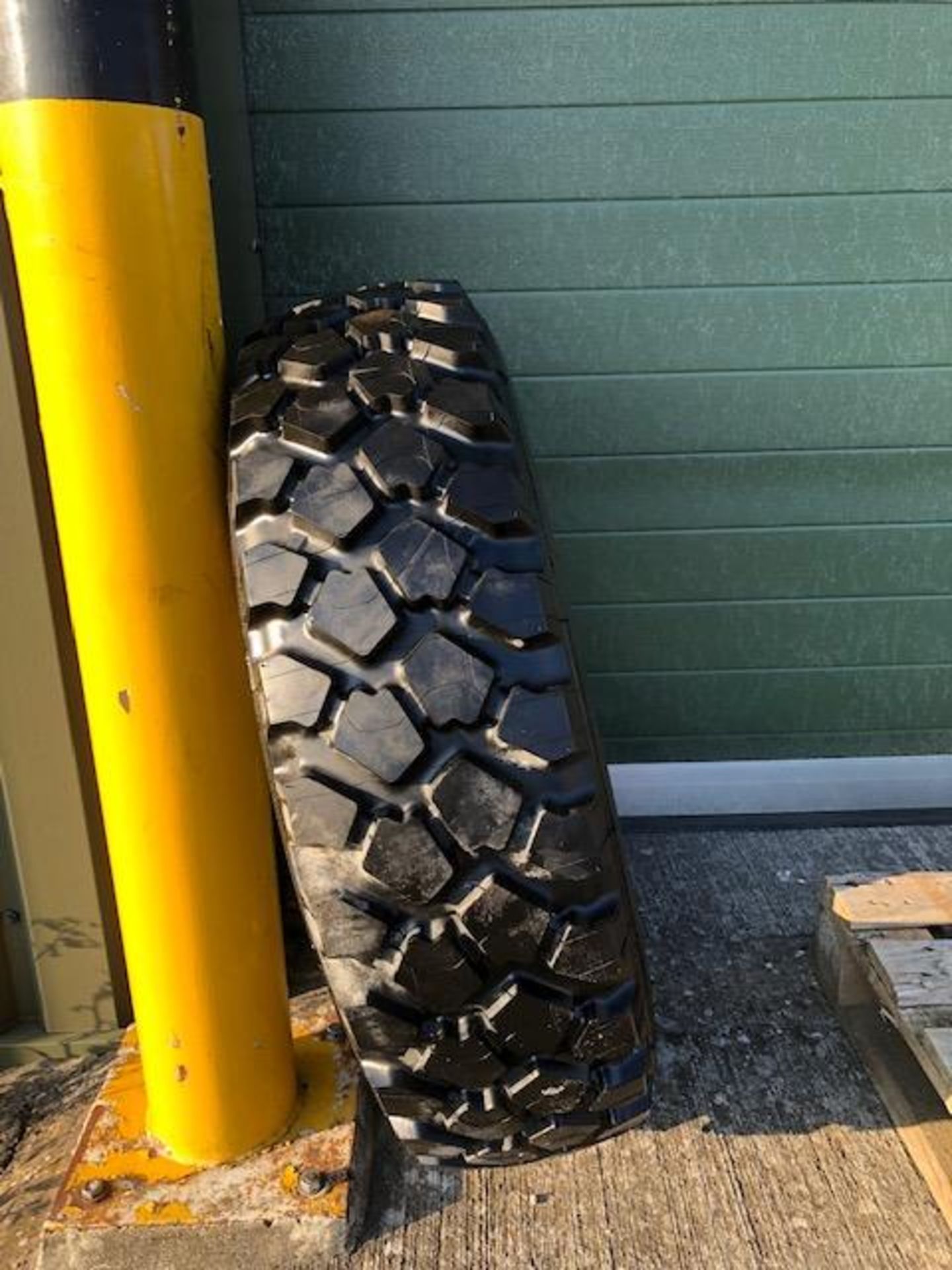 Qty 2 x 275 / 80 R 20 Michelin XZL Tyres Unused - Image 7 of 8