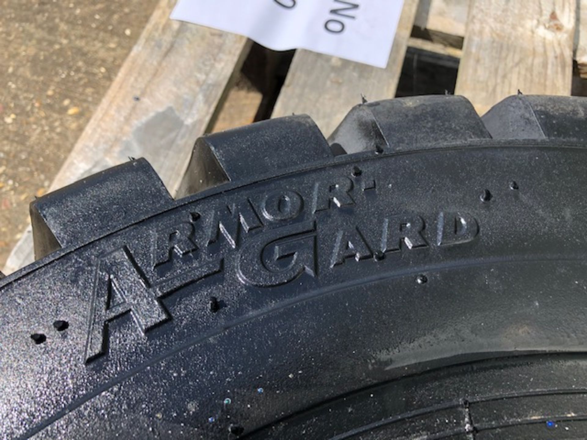 7.50 -15.30 Bearcat Armorguard 12 ply industrial tyre & 7-9 Bearcat Armorguard 10ply industrial tyre - Image 4 of 10