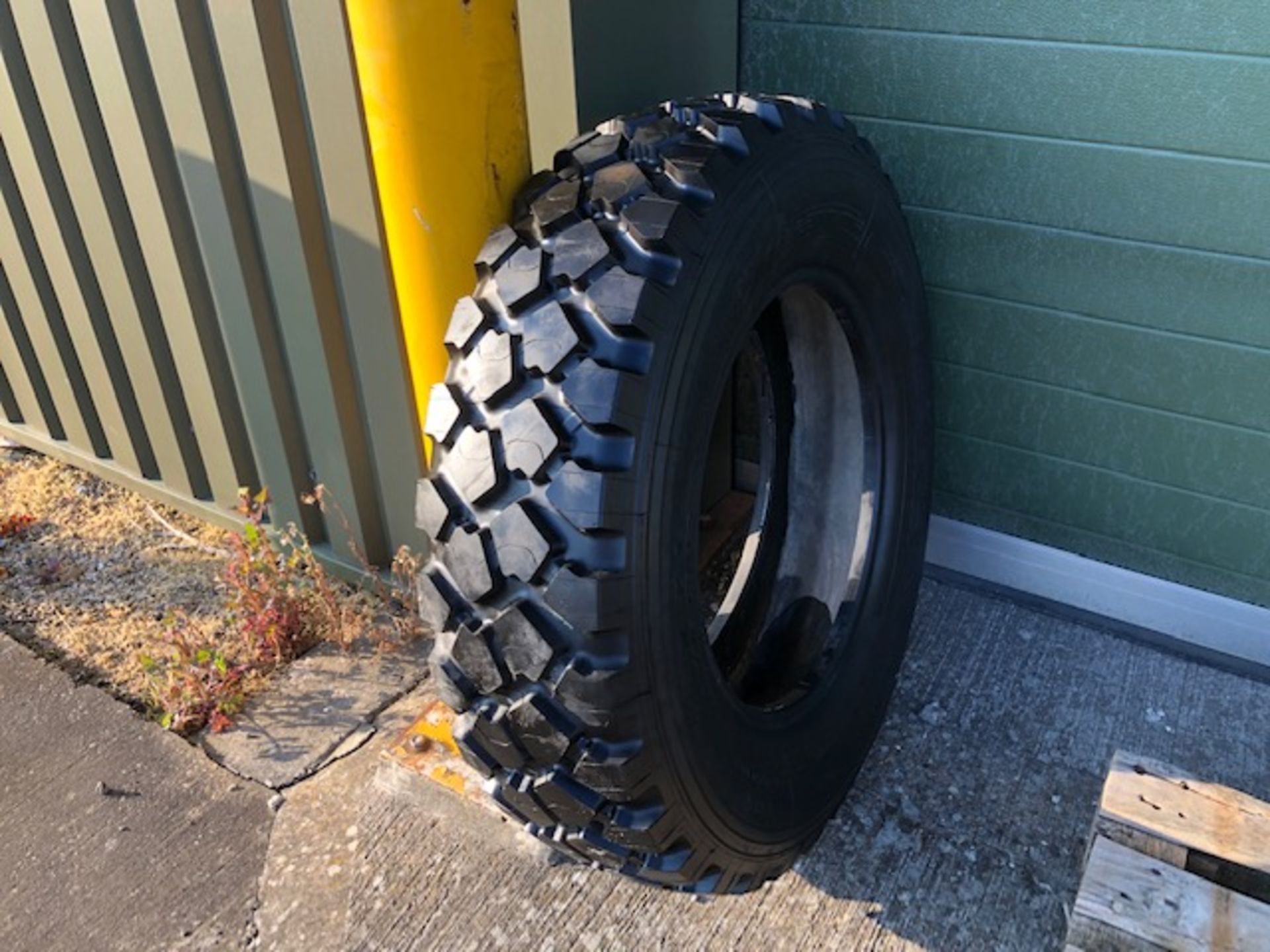 Qty 2 x 275 / 80 R 20 Michelin XZL Tyres Unused - Image 8 of 8