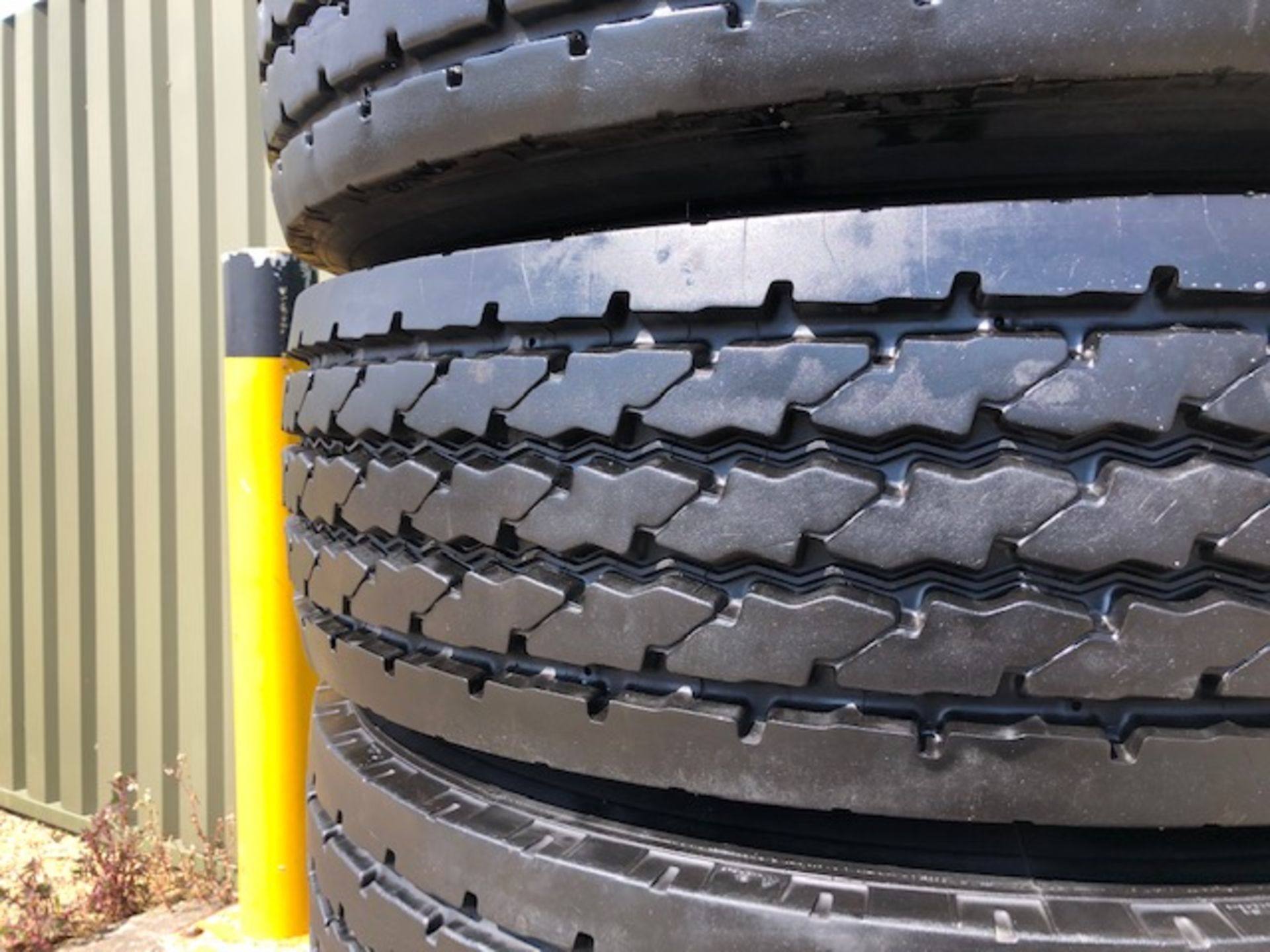 Qty 4 x 315 80R 22.5 Michelin XZY-2 tyres - Image 4 of 10