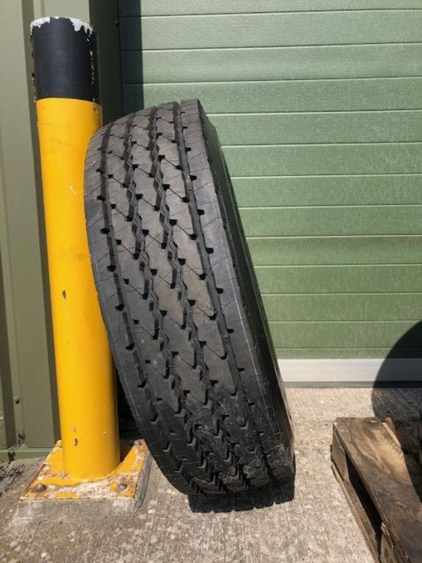 Qty 4 x 315 - 80R 22.5 Michelin XZY - 2 Tyres, unused with bobbles - Image 8 of 8