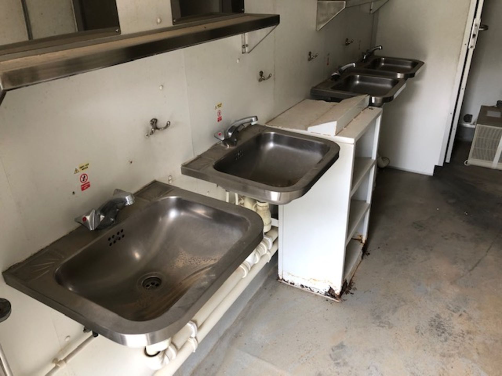 Frontline Toilet and Shower Block Unit - Image 11 of 41