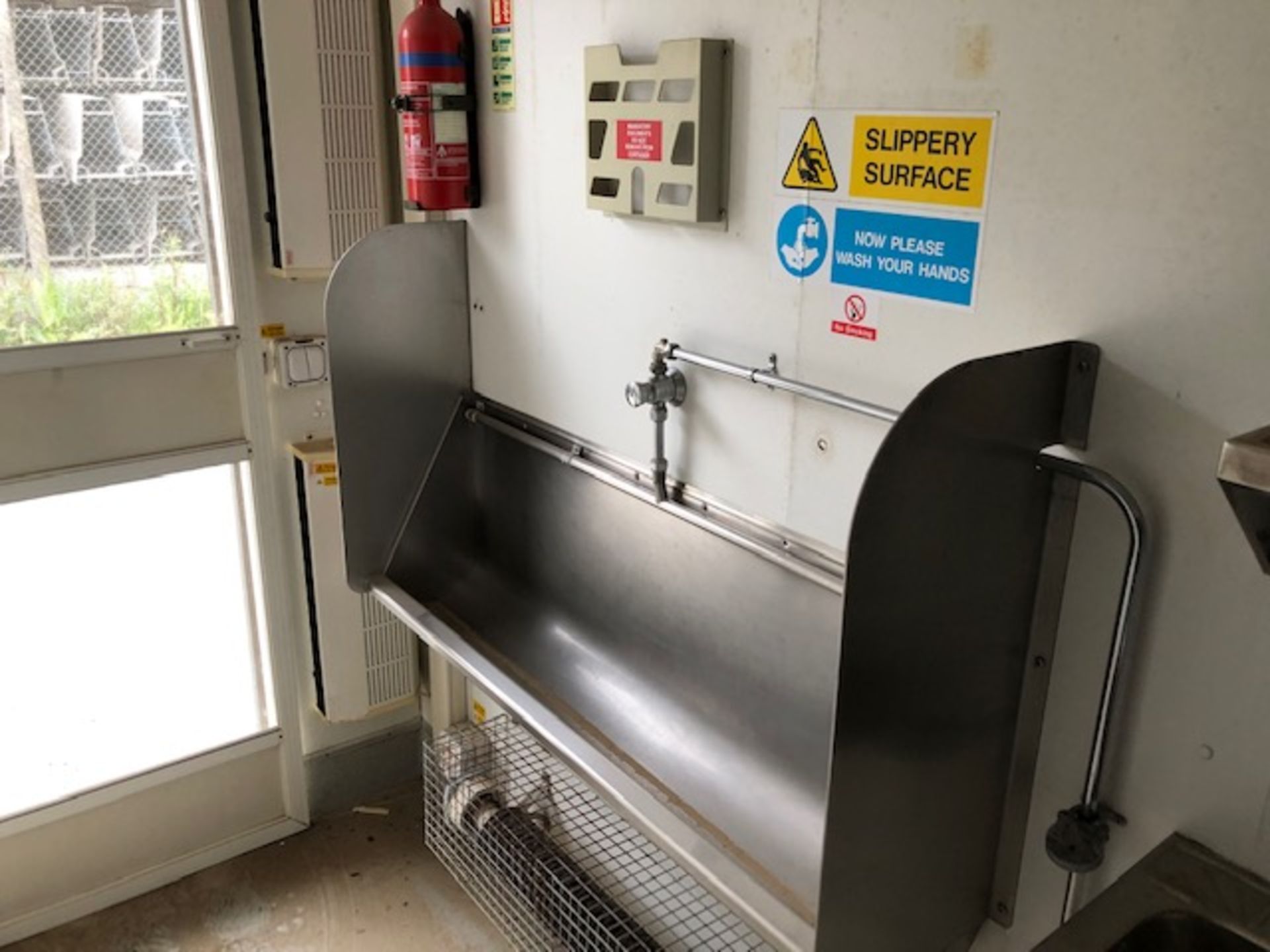 Frontline Toilet and Shower Block Unit - Image 14 of 41