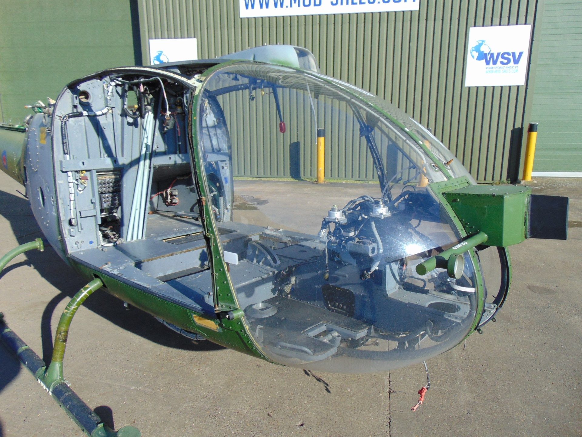 Gazelle AH 1 Turbine Helicopter Airframe (TAIL NUMBER XZ303) - Image 9 of 24