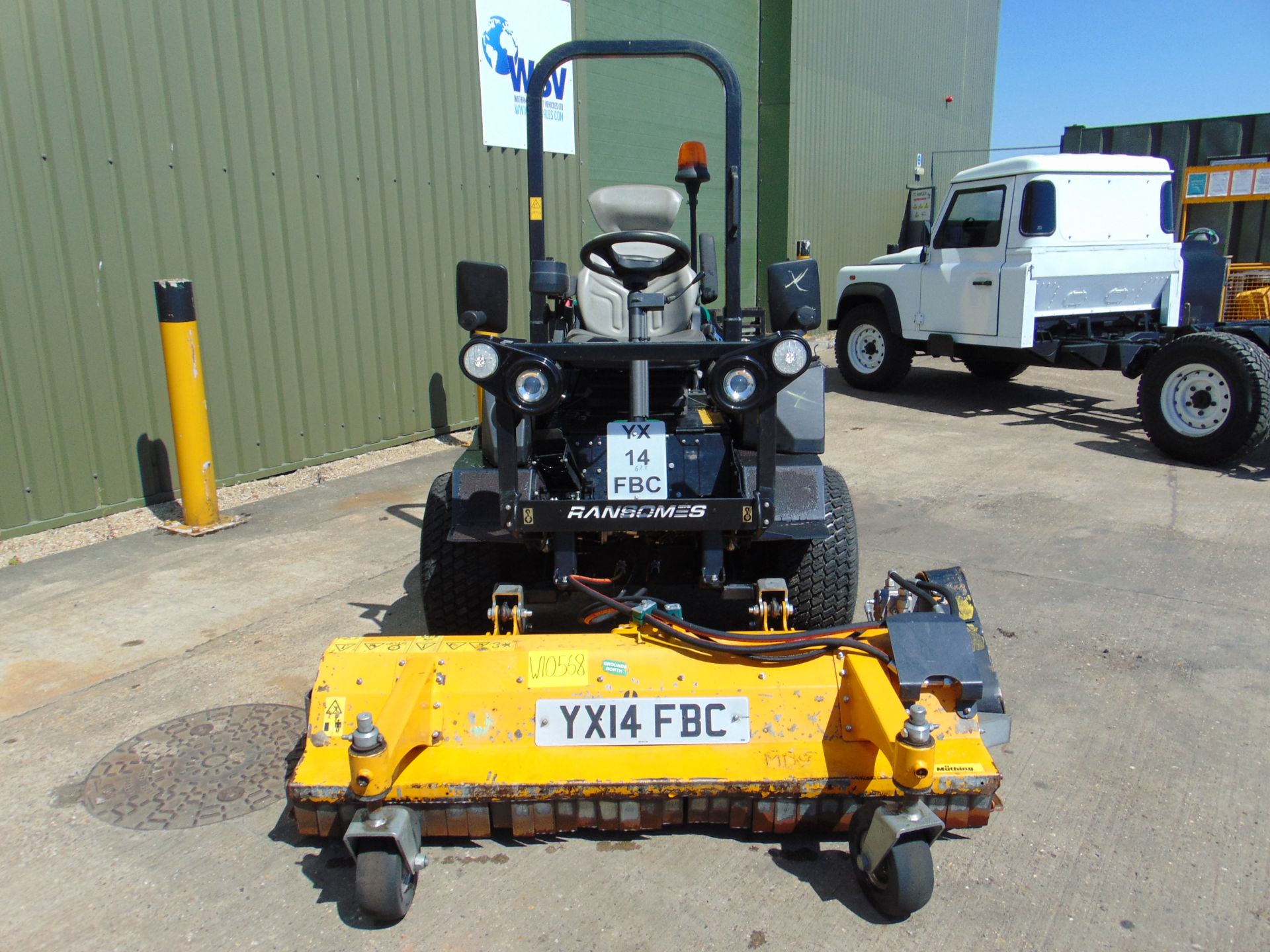 2014 Ransomes 4WD HR300 C/W Muthing Outfront Flail Mower ONLY 2,302 HOURS! - Image 3 of 29