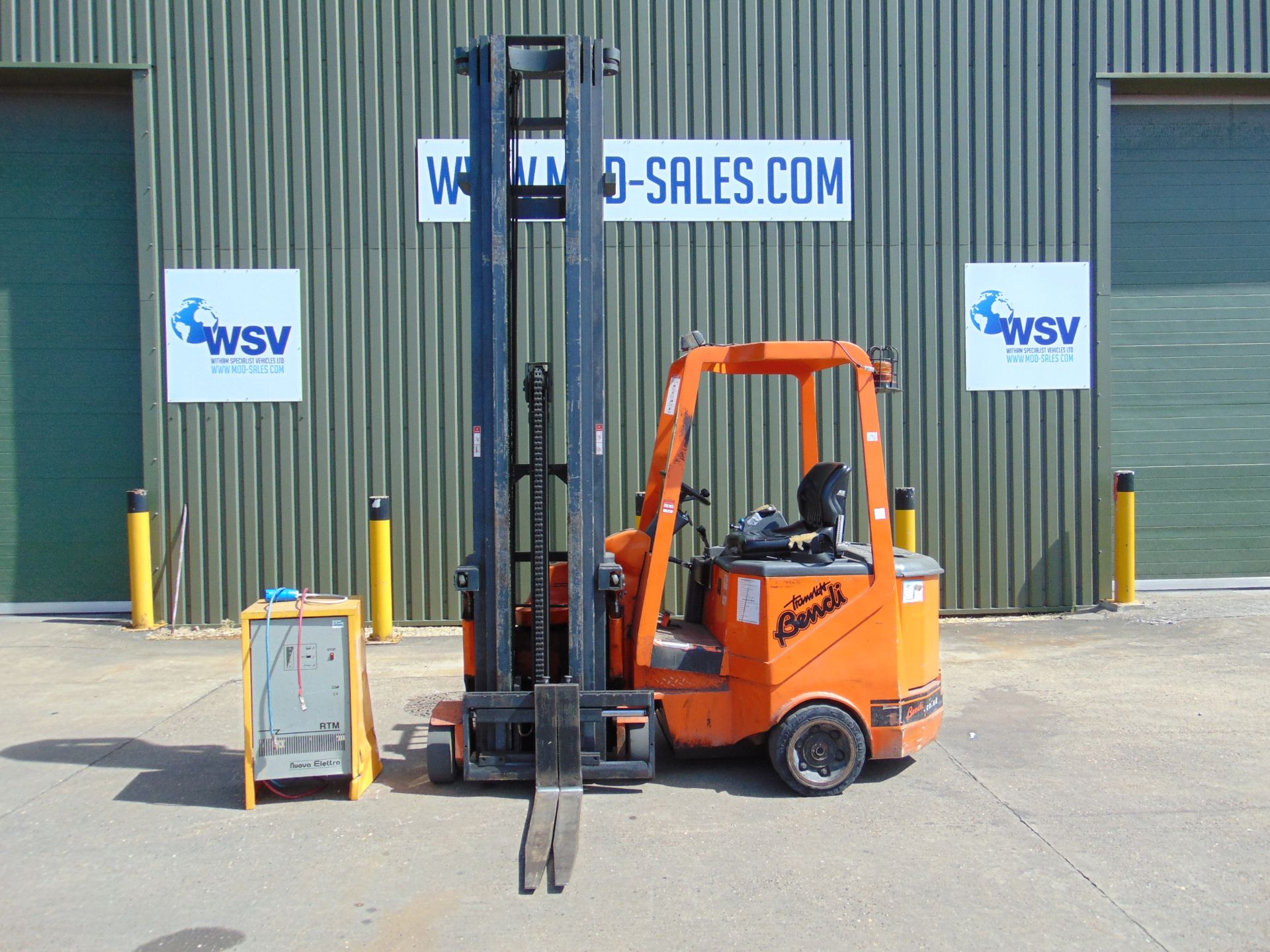 Translift Bendi Electric Reach Fork Lift Truck ONLY 264 hours! MOD Contract Fully Refurbished 2006 - Image 4 of 18