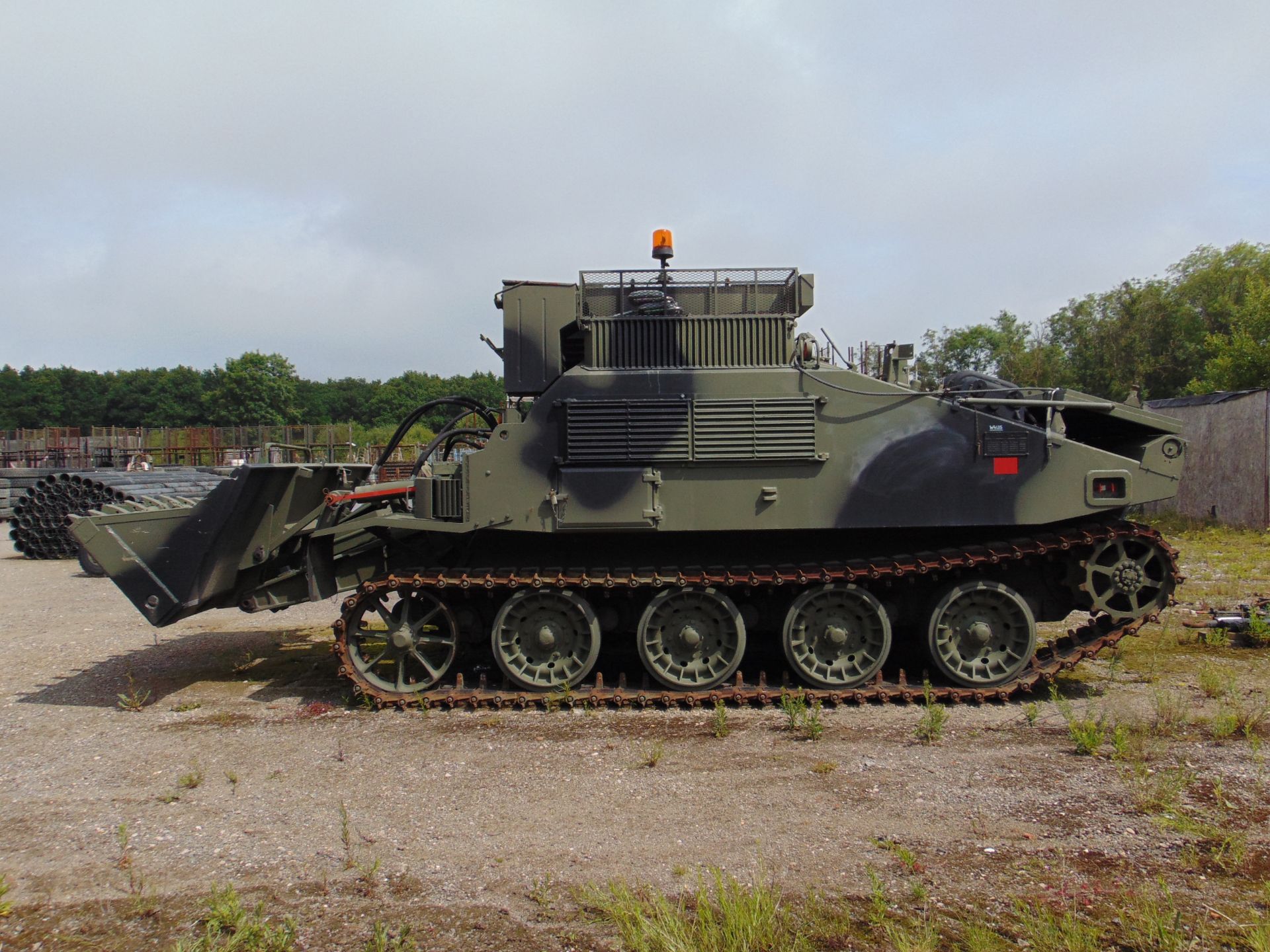 Very Rare Ex Reserve Combat Engineer Tractor (CET) ONLY 7 MILES! with amphibious capability - Image 7 of 39