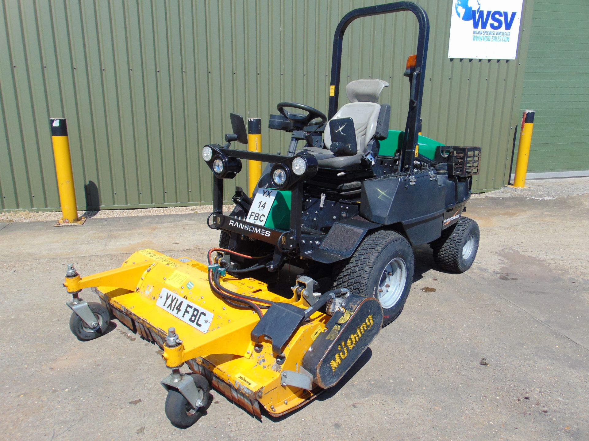 2014 Ransomes 4WD HR300 C/W Muthing Outfront Flail Mower ONLY 2,302 HOURS! - Image 2 of 29
