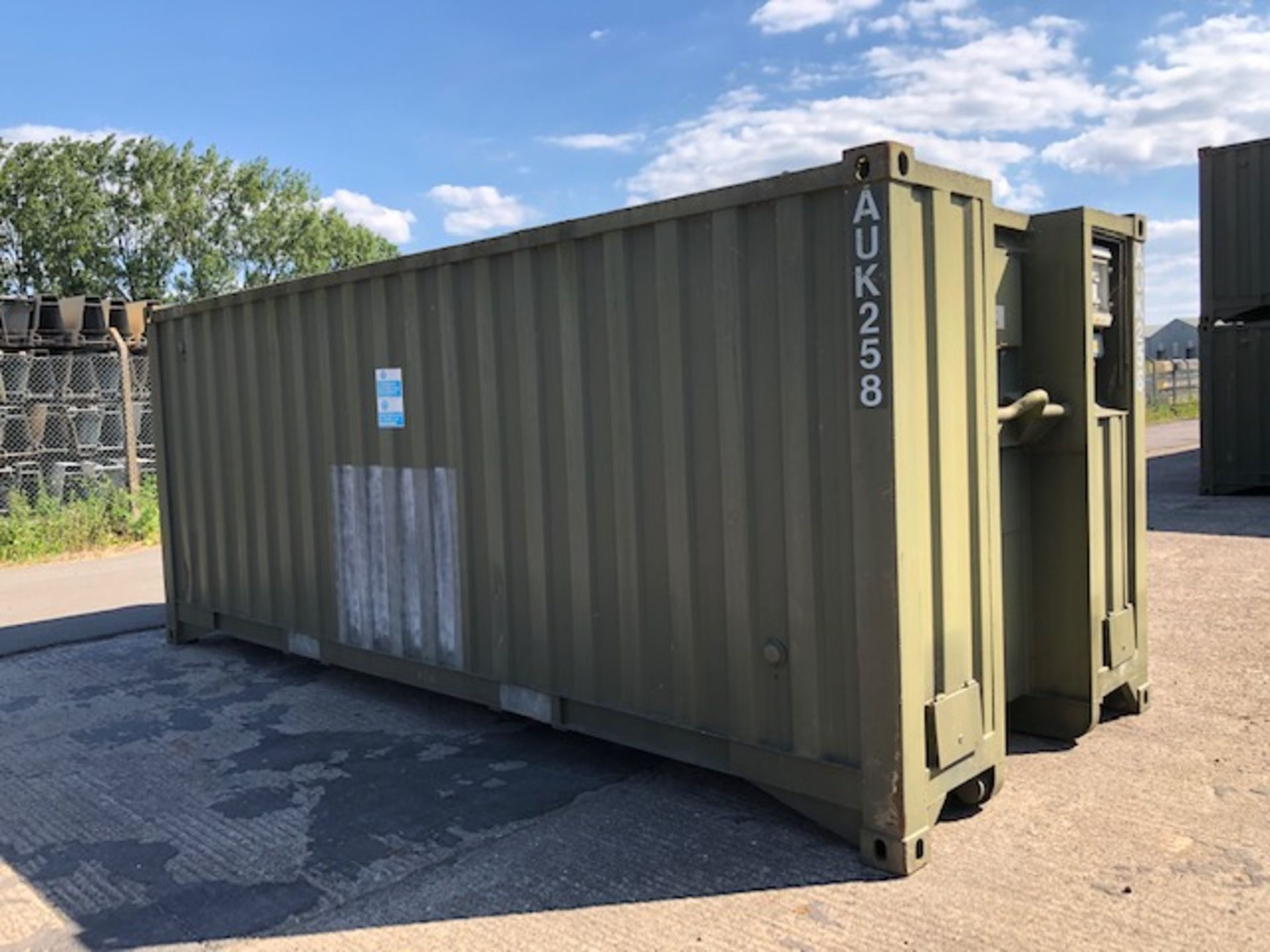 Frontline Toilet and Shower Block Unit - Image 10 of 48